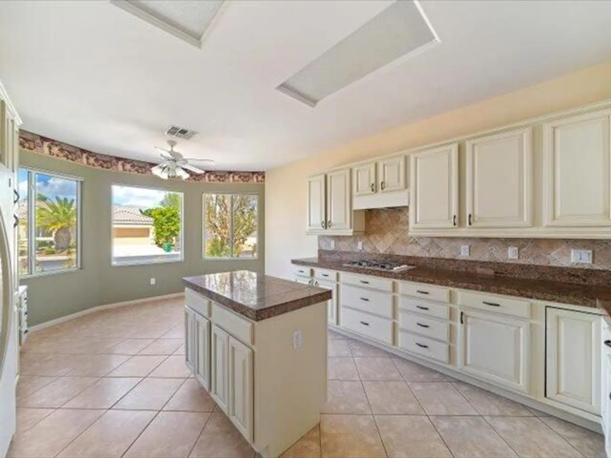 Property Slideshow image 12 of 35 | 78653 falsetto dr, Palm Desert, CA, 92211