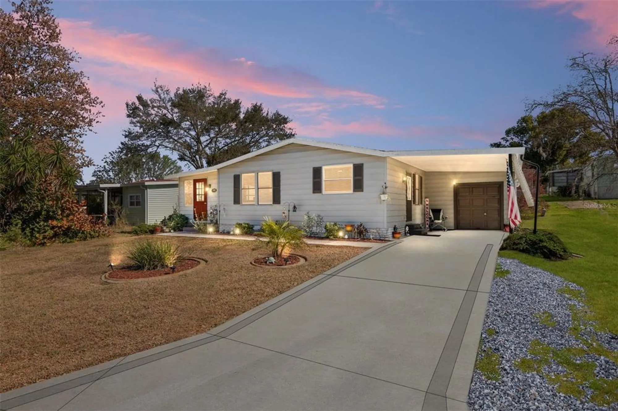 Property Slideshow image 1 of 39 | 1727 hilton head blvd, Lady Lake, FL, 32159