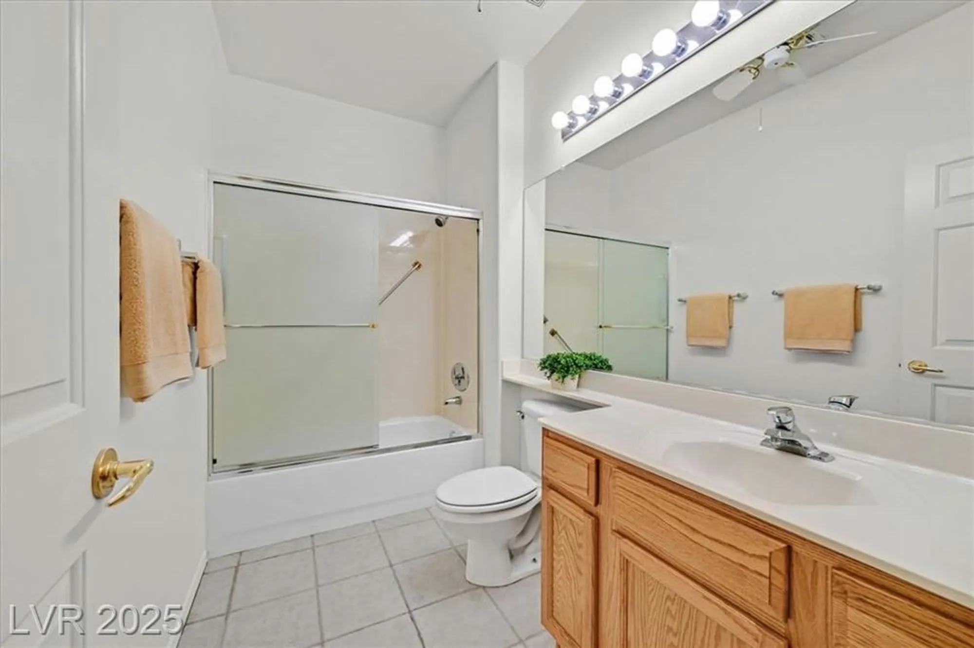 Property Slideshow image 32 of 53 | 580 cypress gardens pl, Henderson, NV, 89012