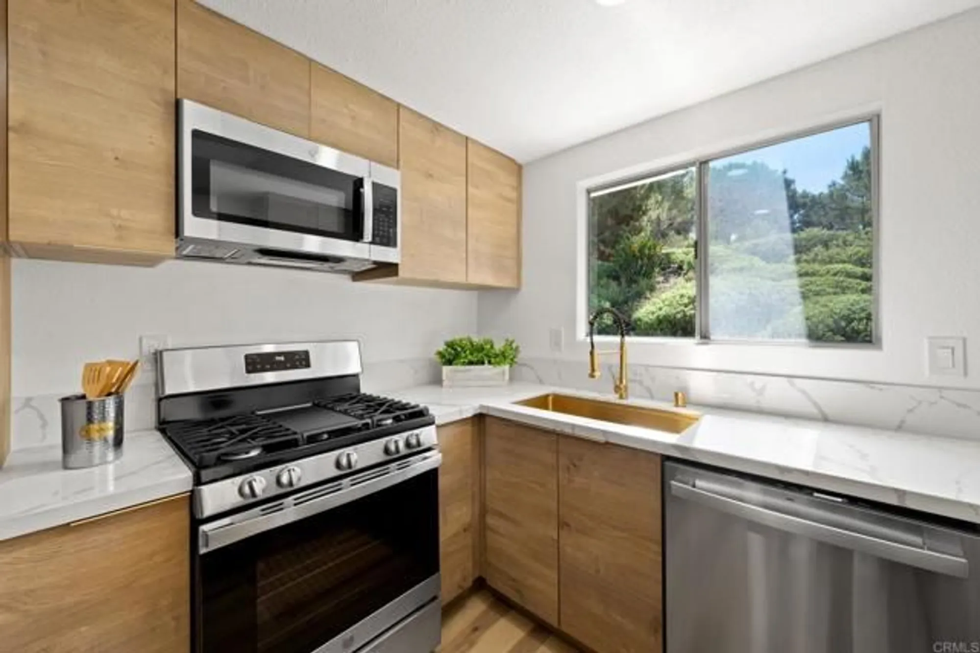 Property Slideshow image 8 of 30 | 4269 black duck way, Oceanside, CA, 92057