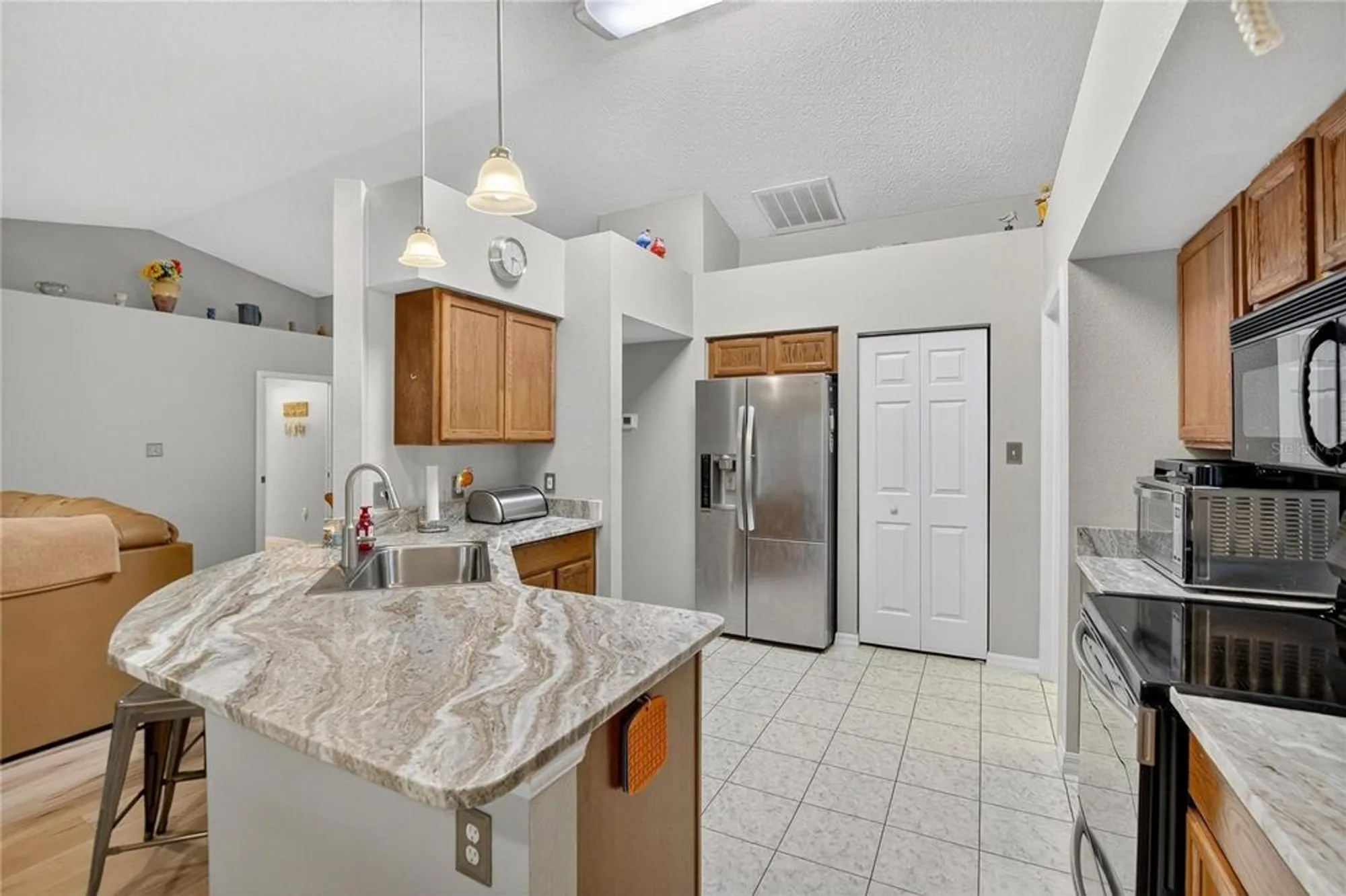 Property Slideshow image 10 of 71 | 6132 magpie dr, Lakeland, FL, 33809
