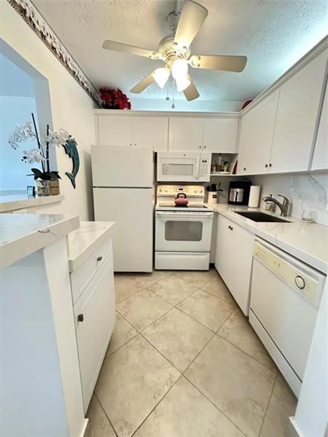 Property Slideshow image 10 of 64 | 4108 cambridge e unit e, Deerfield Beach, FL, 33442