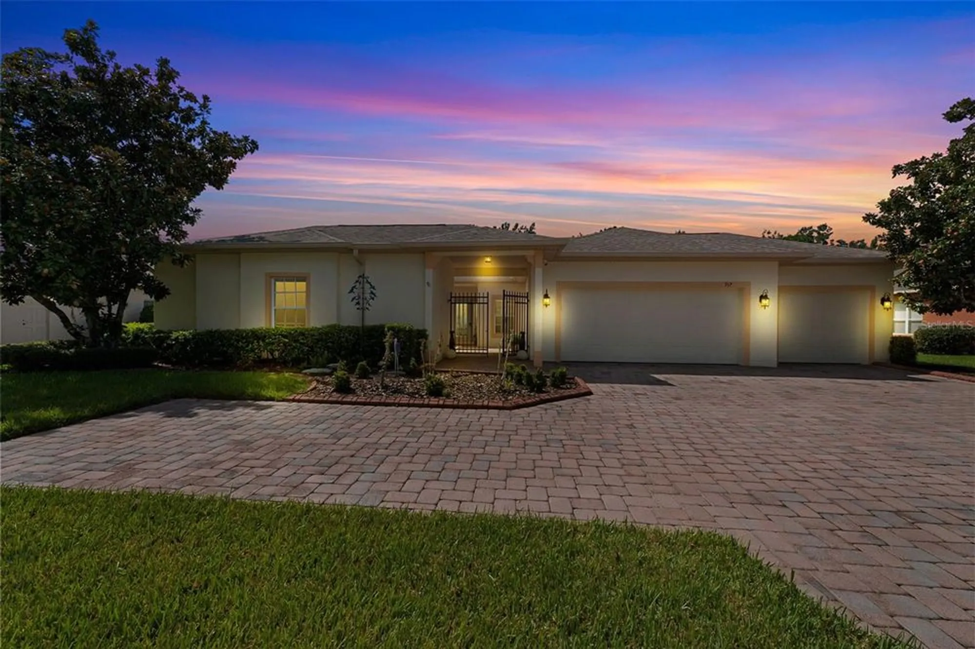 Property Slideshow image 1 of 89 | 917 shorehaven dr, Poinciana, FL, 34759