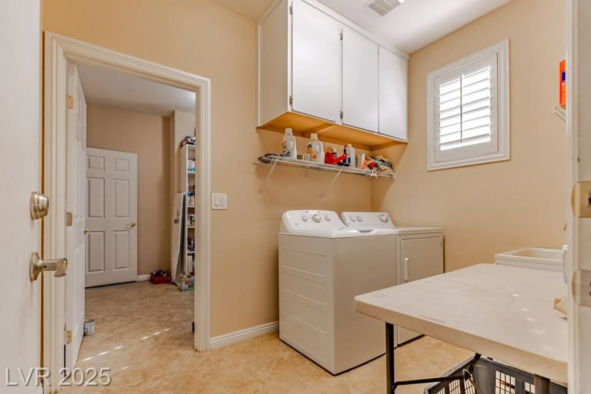 Property Slideshow image 16 of 65 | 5110 silenzio st, Las Vegas, NV, 89135