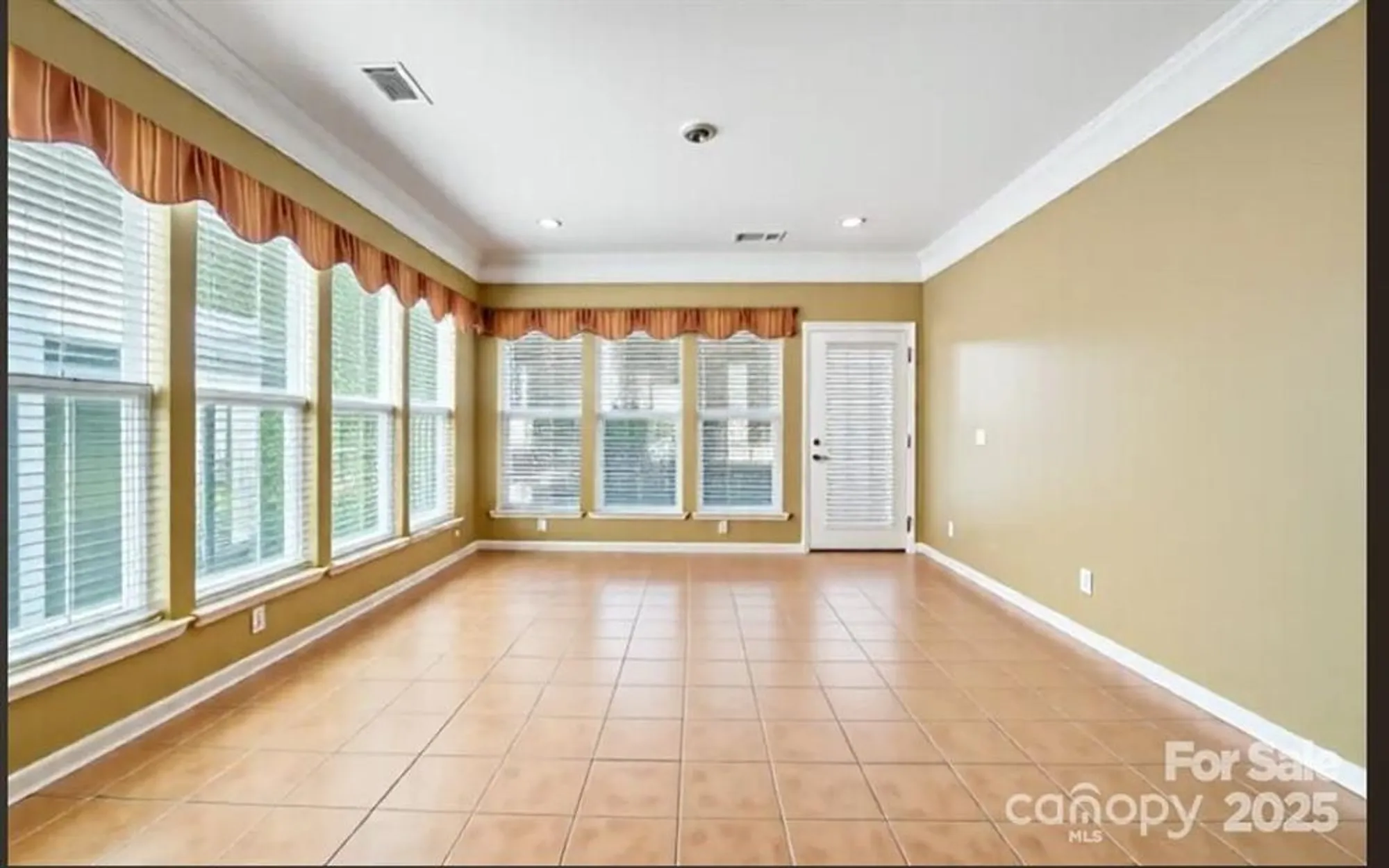Property Slideshow image 11 of 40 | 2221 hartwell ln, Fort Mill, SC, 29707