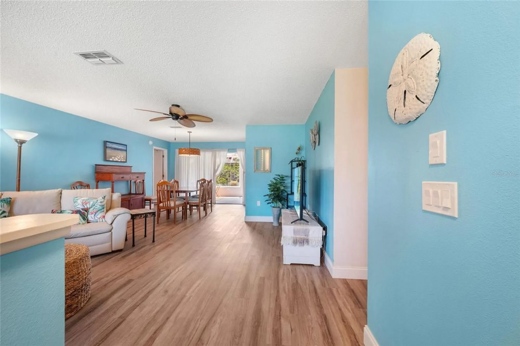Property Slideshow image 7 of 50 | 3948 tarpon pointe cir, Palm Harbor, FL, 34684