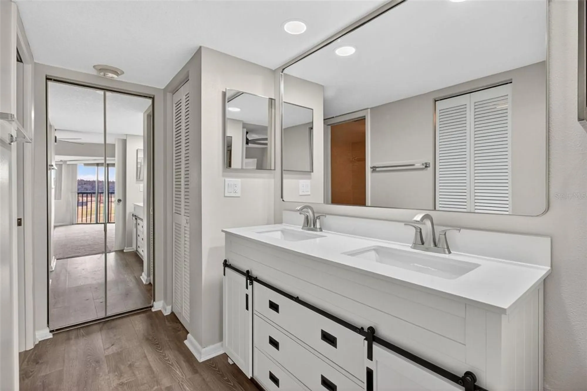 Property Slideshow image 19 of 37 | 1933 golfview dr # 1933, Tarpon Springs, FL, 34689