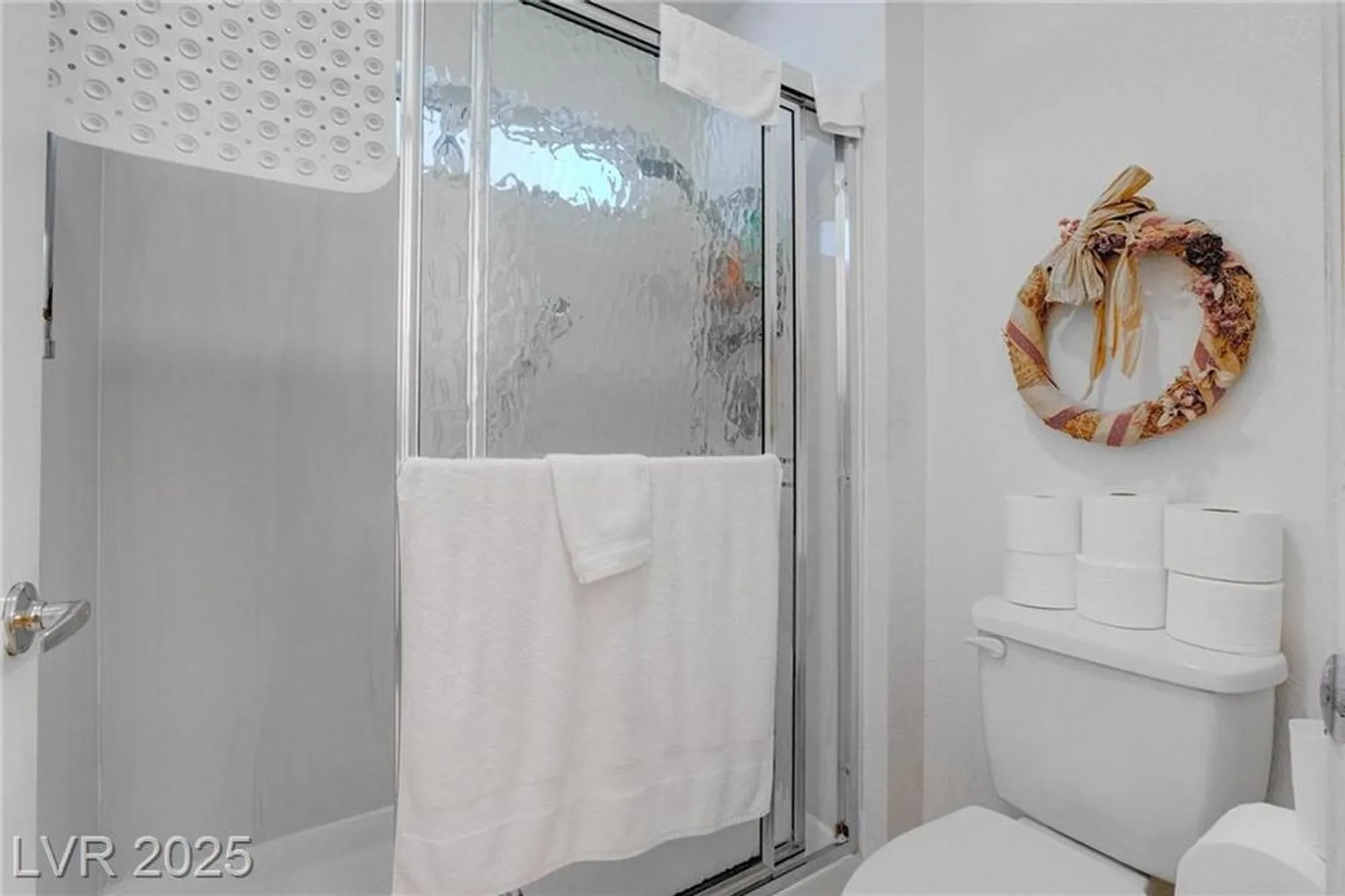 Property Slideshow image 35 of 42 | 2541 desert glen dr, Las Vegas, NV, 89134