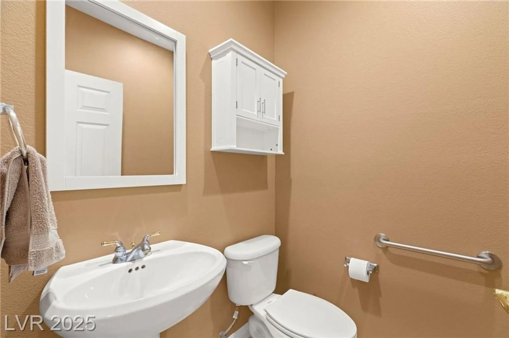 Property Slideshow image 22 of 28 | 2069 colvin run dr, Henderson, NV, 89052