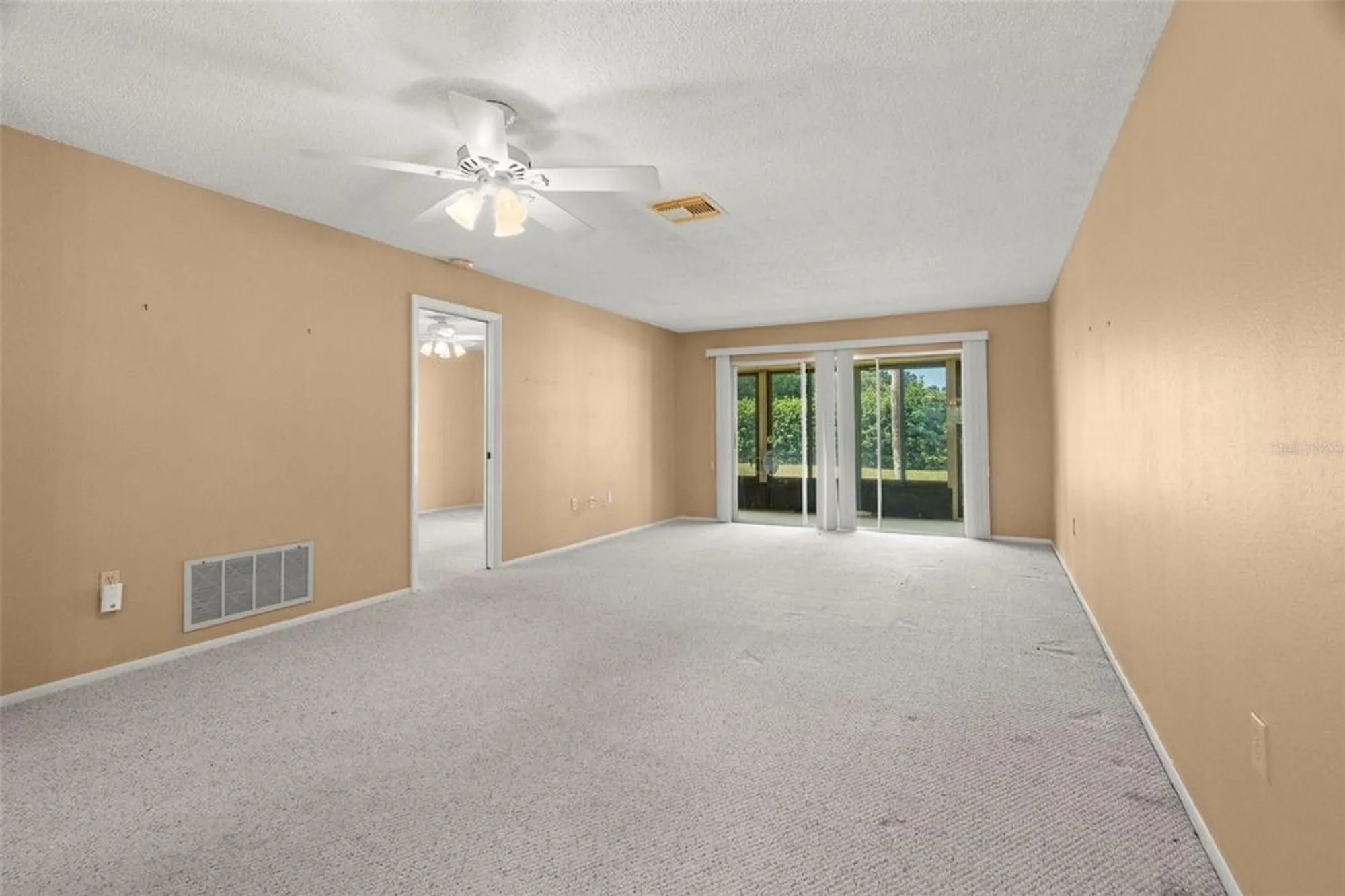 Property Slideshow image 18 of 39 | 8111 braddock cir 6, Port Richey, FL, 34668