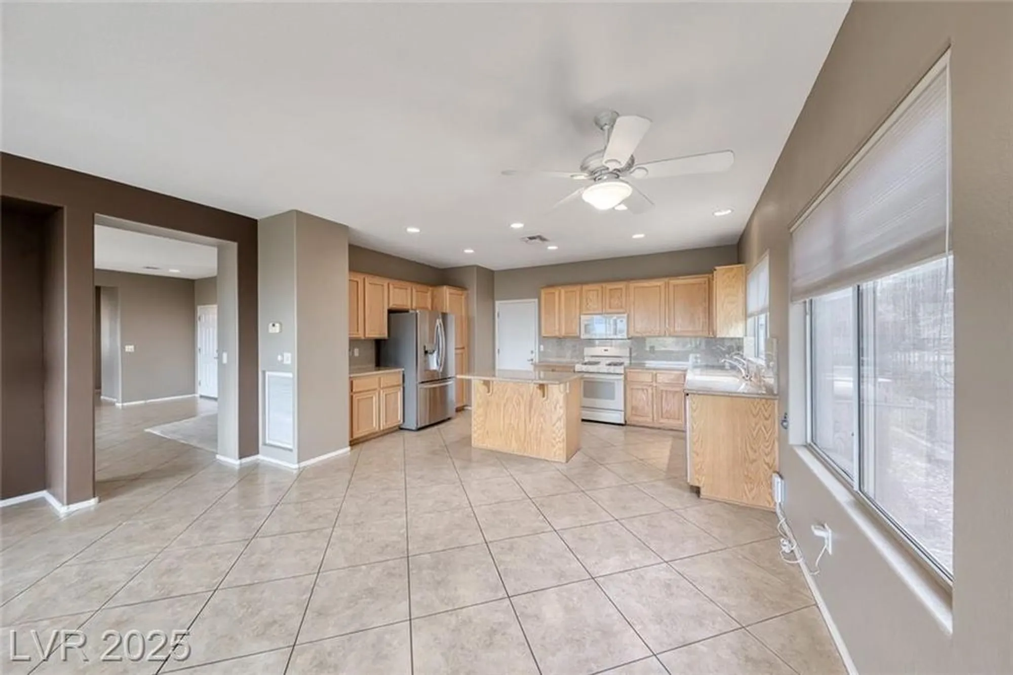 Property Slideshow image 20 of 56 | 1601 wellington springs ave, Henderson, NV, 89052