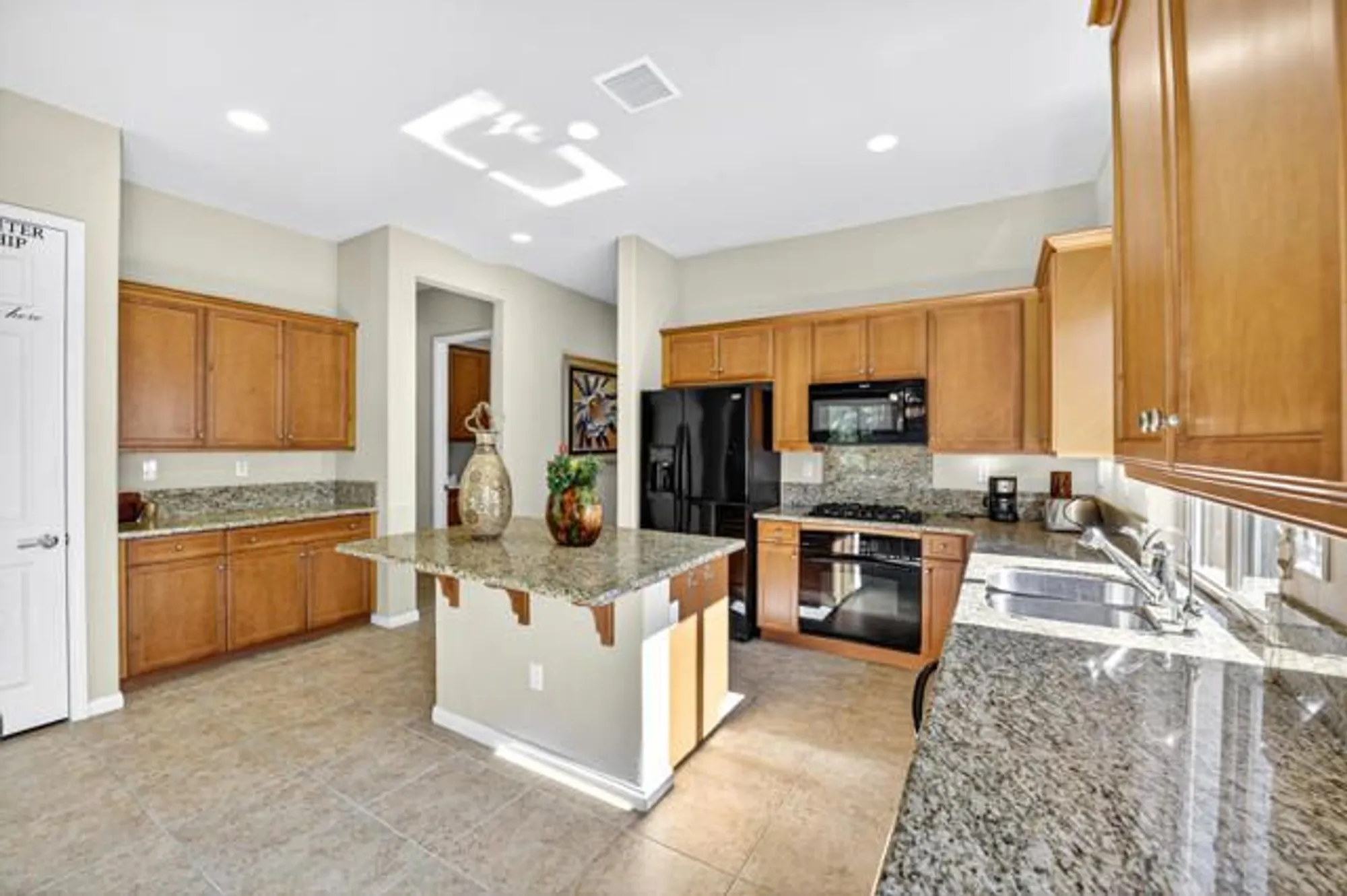 Property Slideshow image 5 of 44 | 41073 calle pueblo, Indio, CA, 92203