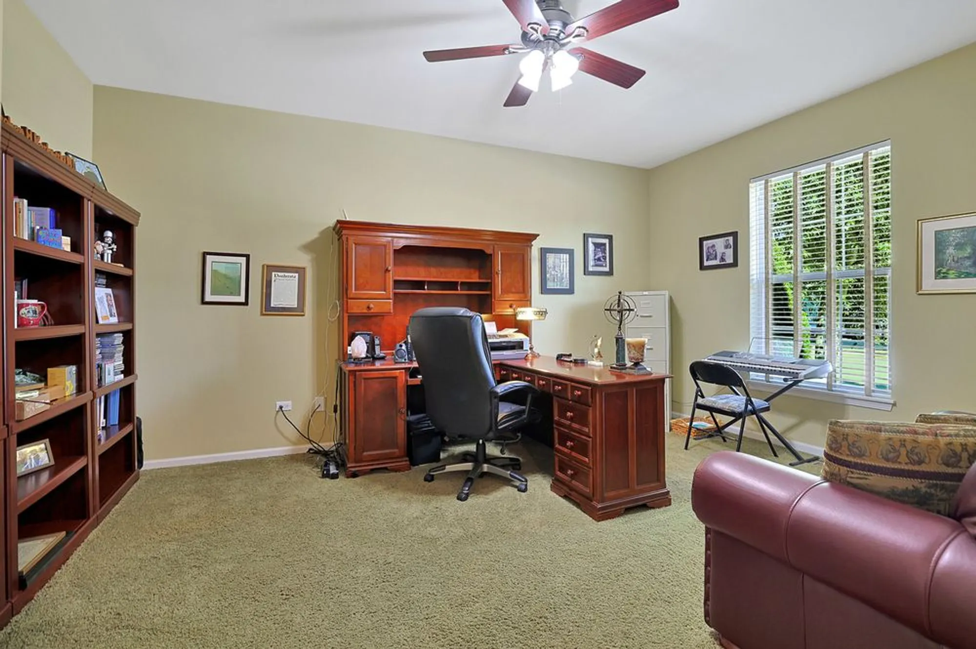 Property Slideshow image 17 of 34 | 12145 daphne dr, Huntley, IL, 60142