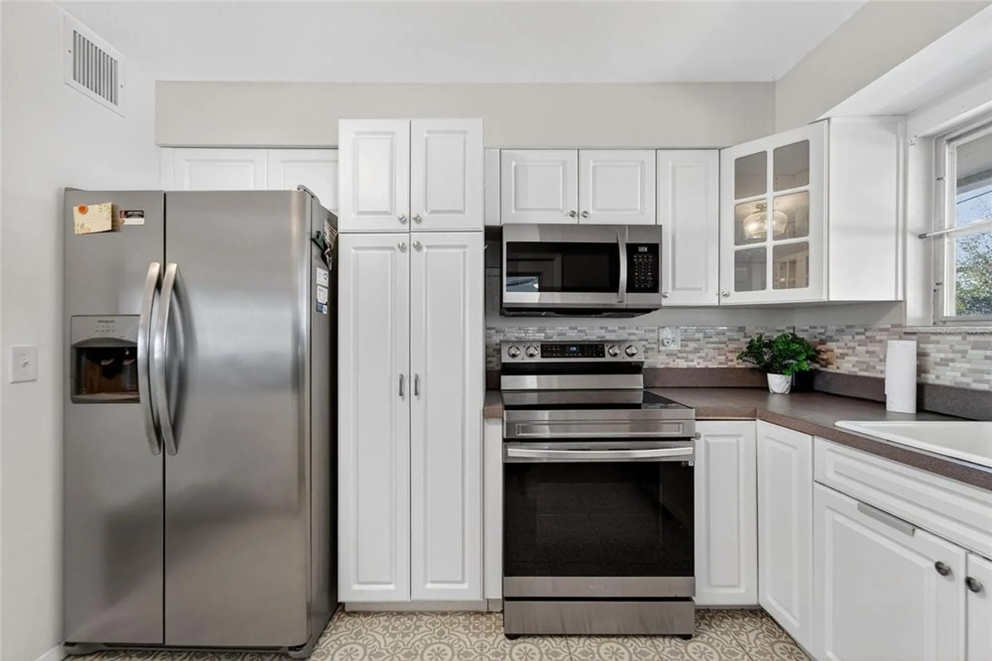 Property Slideshow image 15 of 43 | 743 ojai ave, Sun City Center, FL, 33573