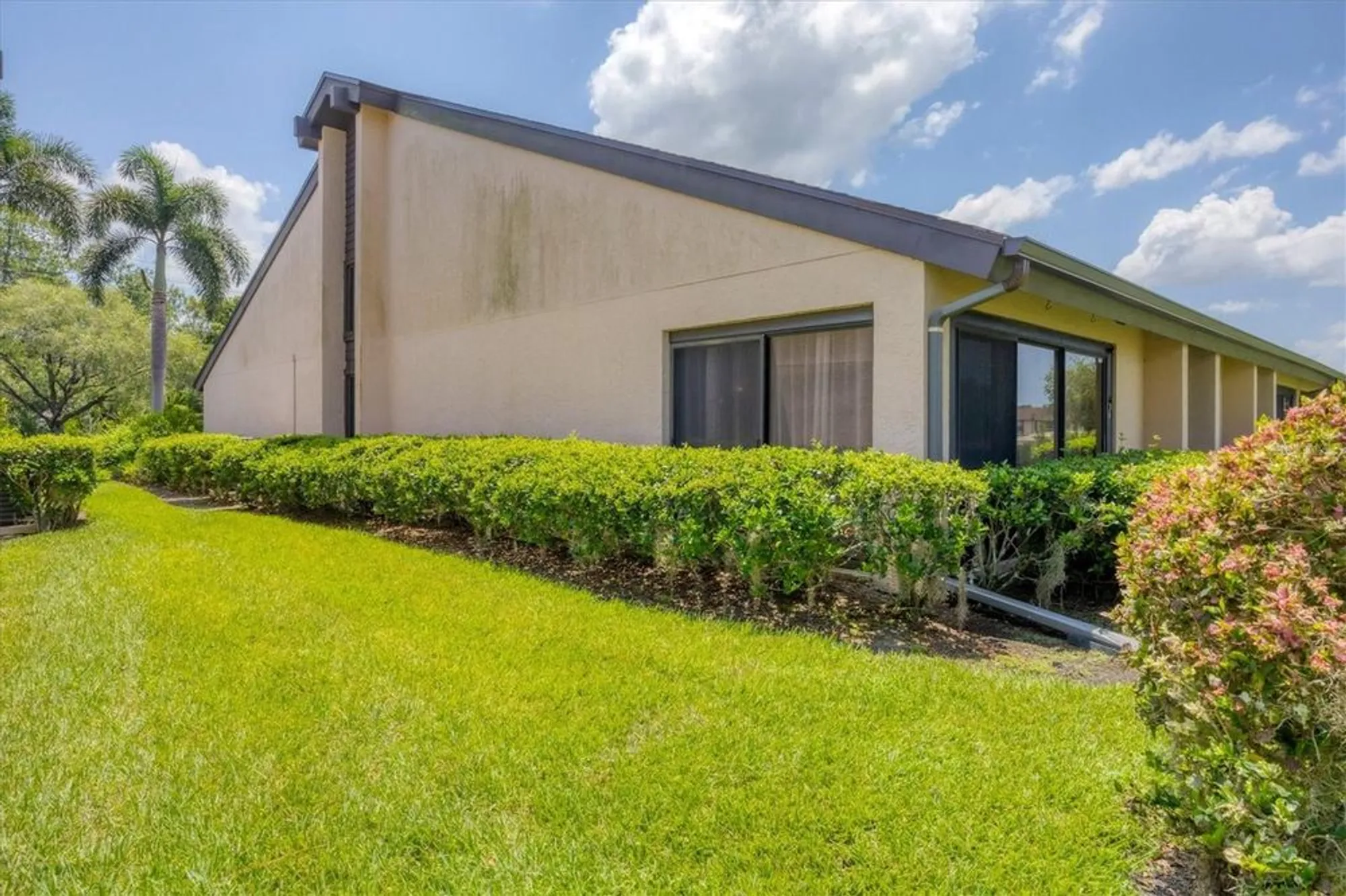 Property Slideshow image 25 of 45 | 6271 timber lake dr g6, Sarasota, FL, 34243