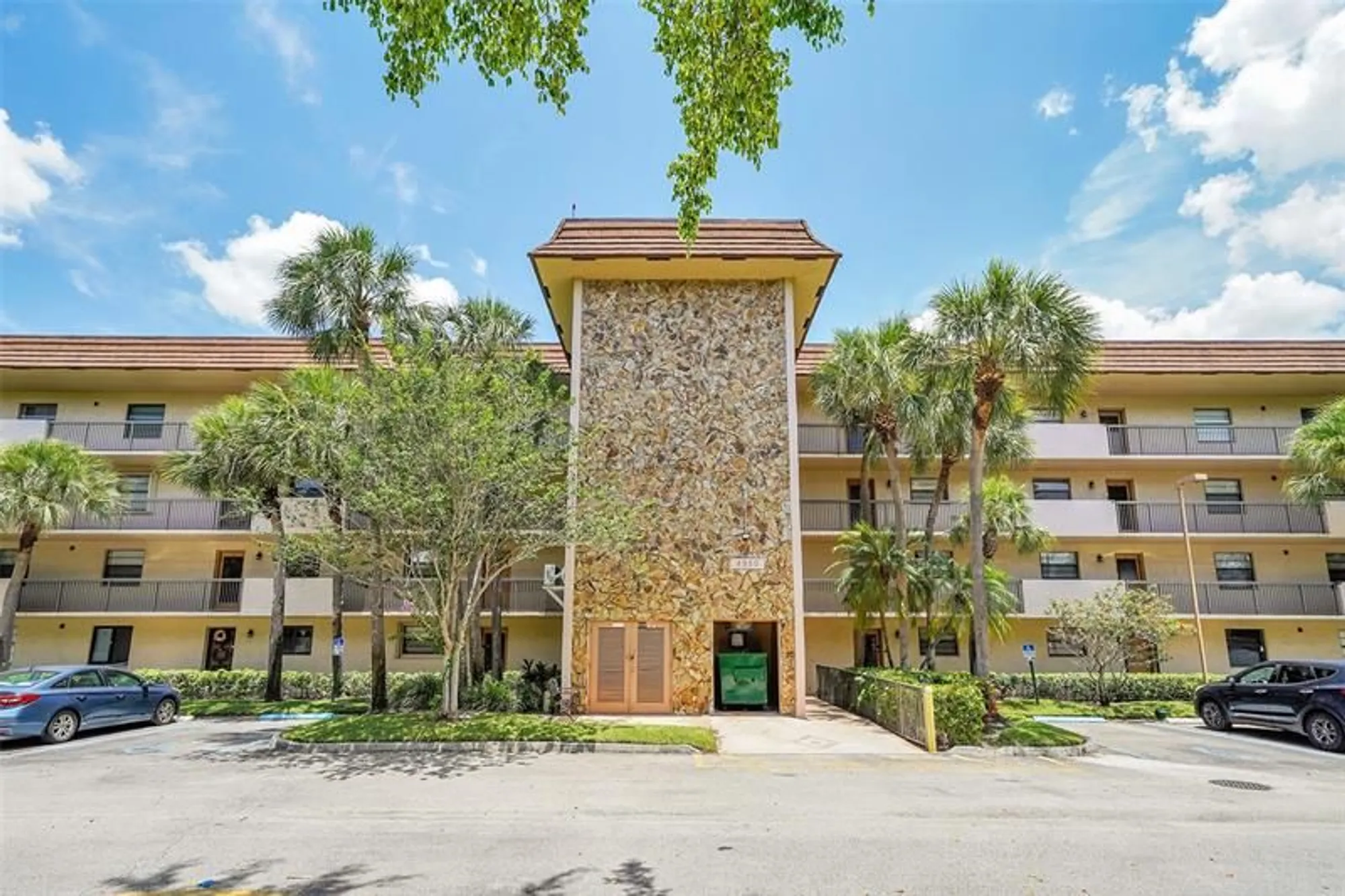 Property Slideshow image 3 of 30 | 4950 e sabal palm blvd 302, Tamarac, FL, 33319