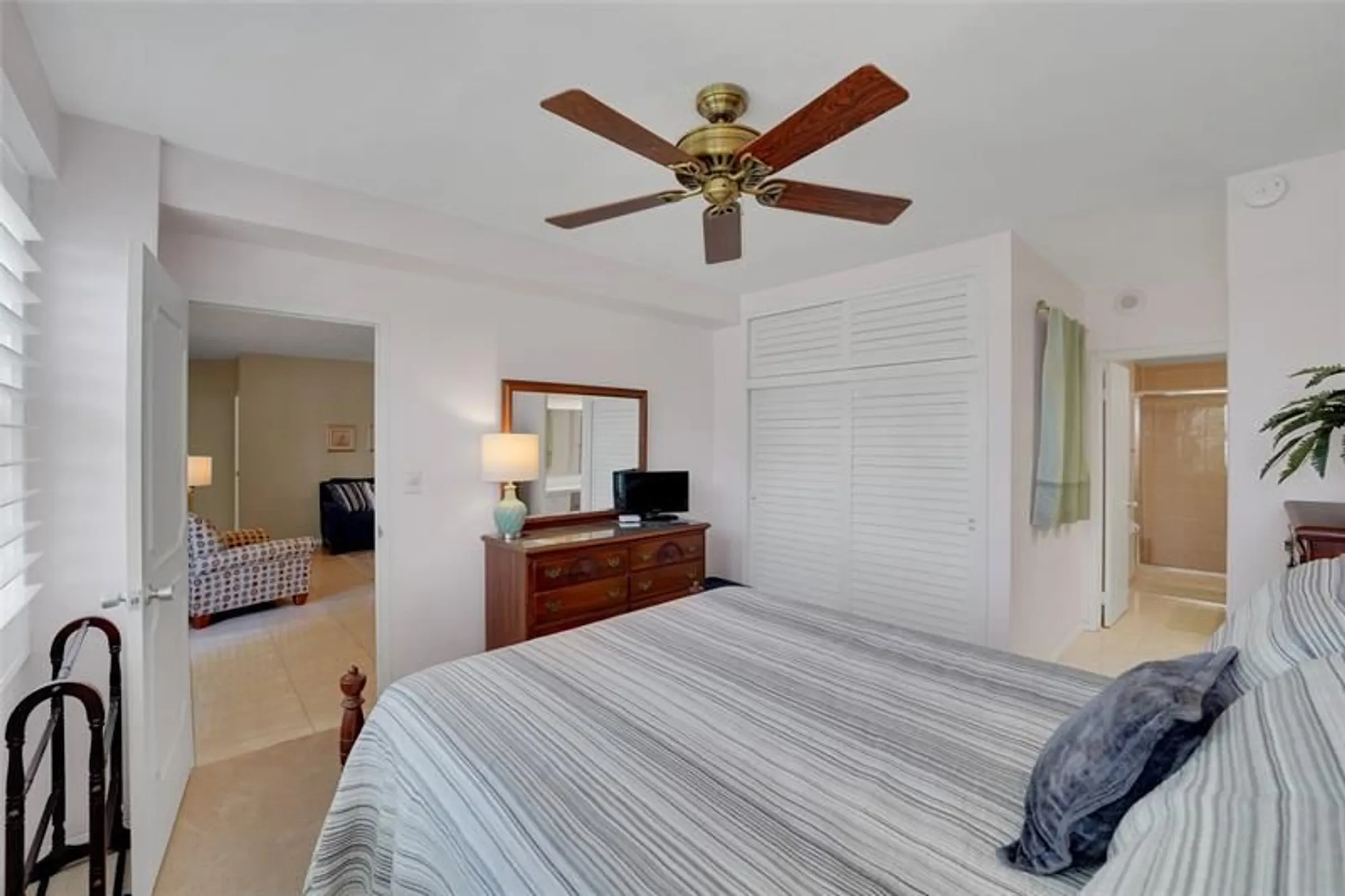 Property Slideshow image 14 of 45 | 3200 ne 36th st 319, Fort Lauderdale, FL, 33308