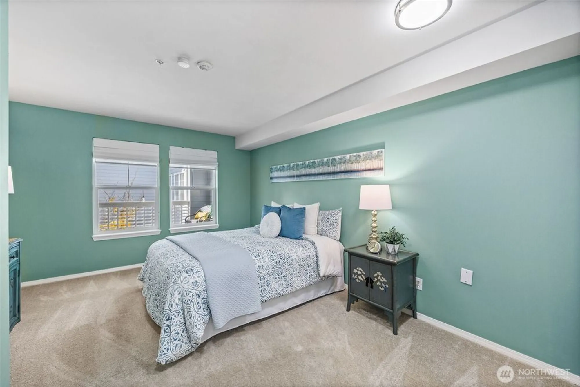 Property Slideshow image 12 of 40 | 4081 224th ln 210, Issaquah, WA, 98029