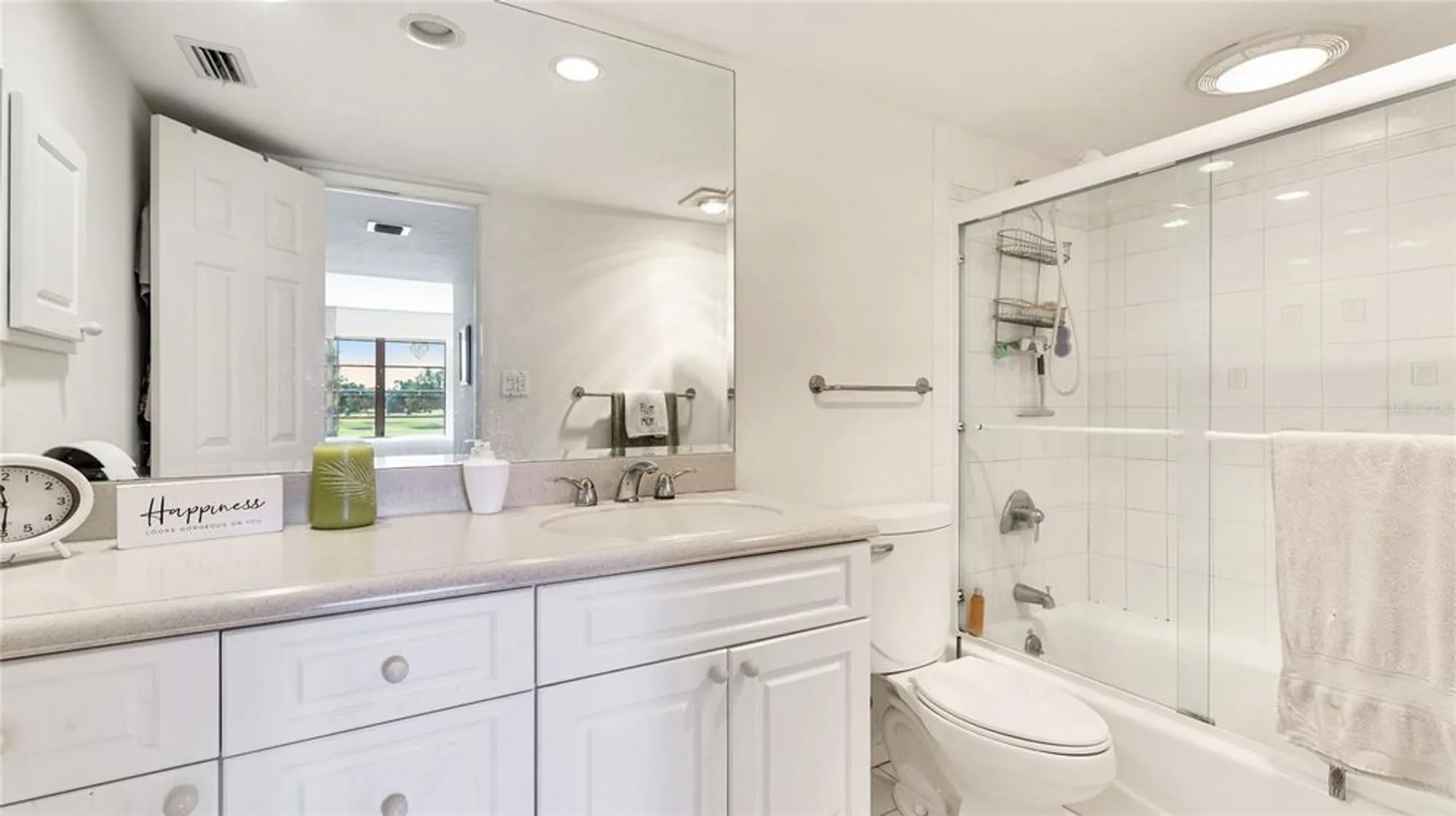 Property Slideshow image 16 of 23 | 7461 w country club dr 206, Sarasota, FL, 34243