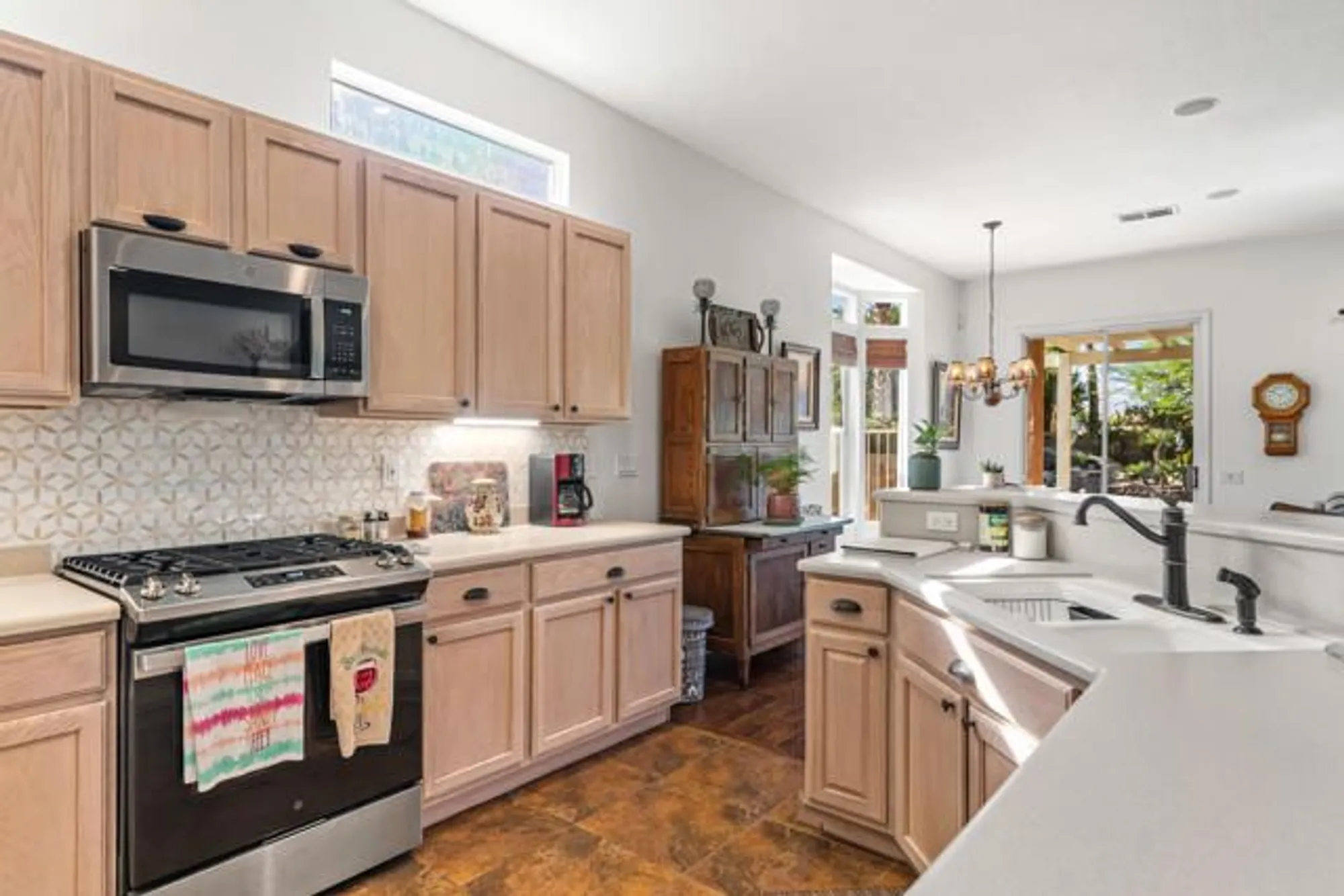 Property Slideshow image 20 of 56 | 44129 royal troon dr, Indio, CA, 92201