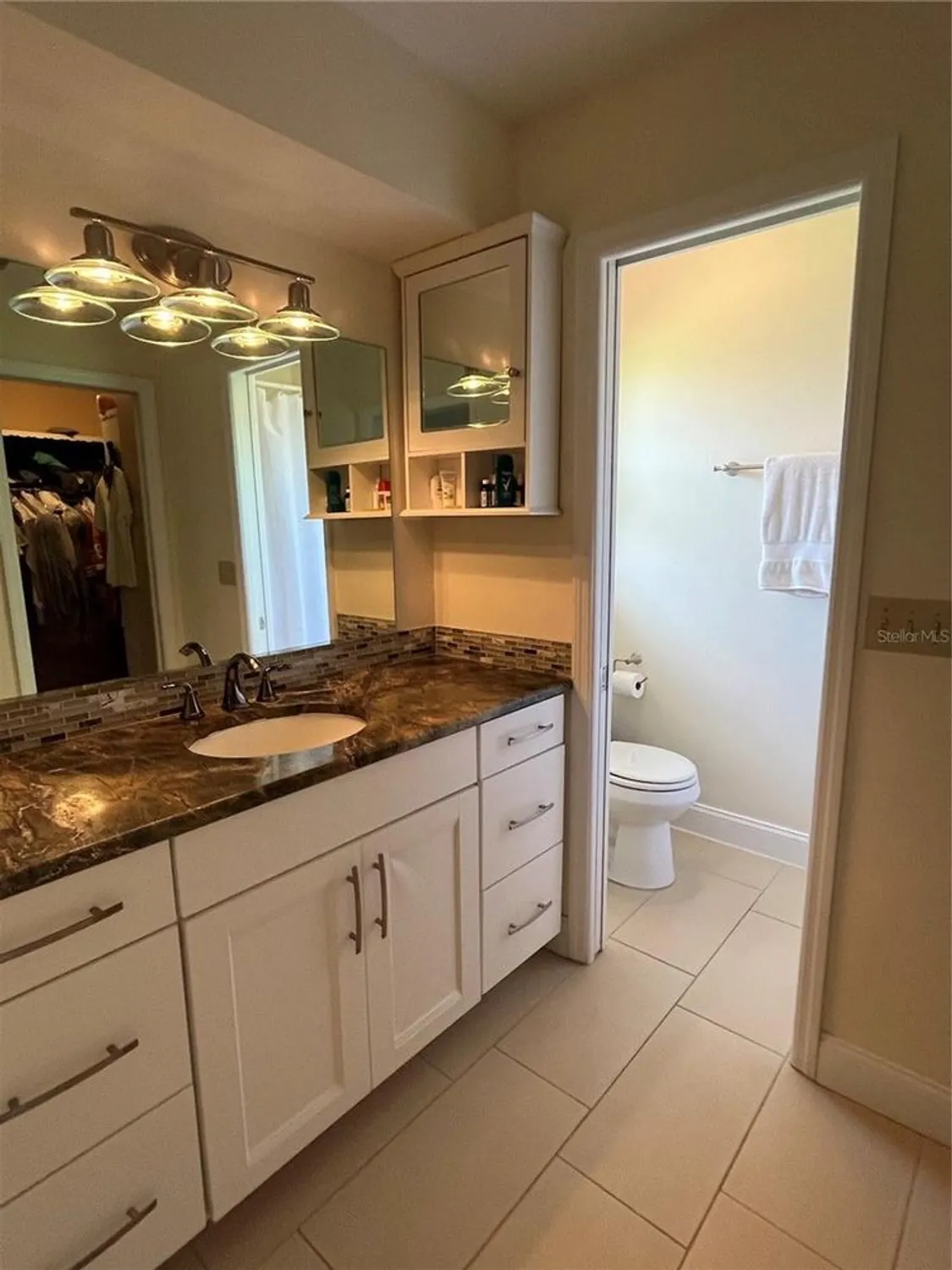 Property Slideshow image 29 of 52 | 3337 spring mill cir, Sarasota, FL, 34239