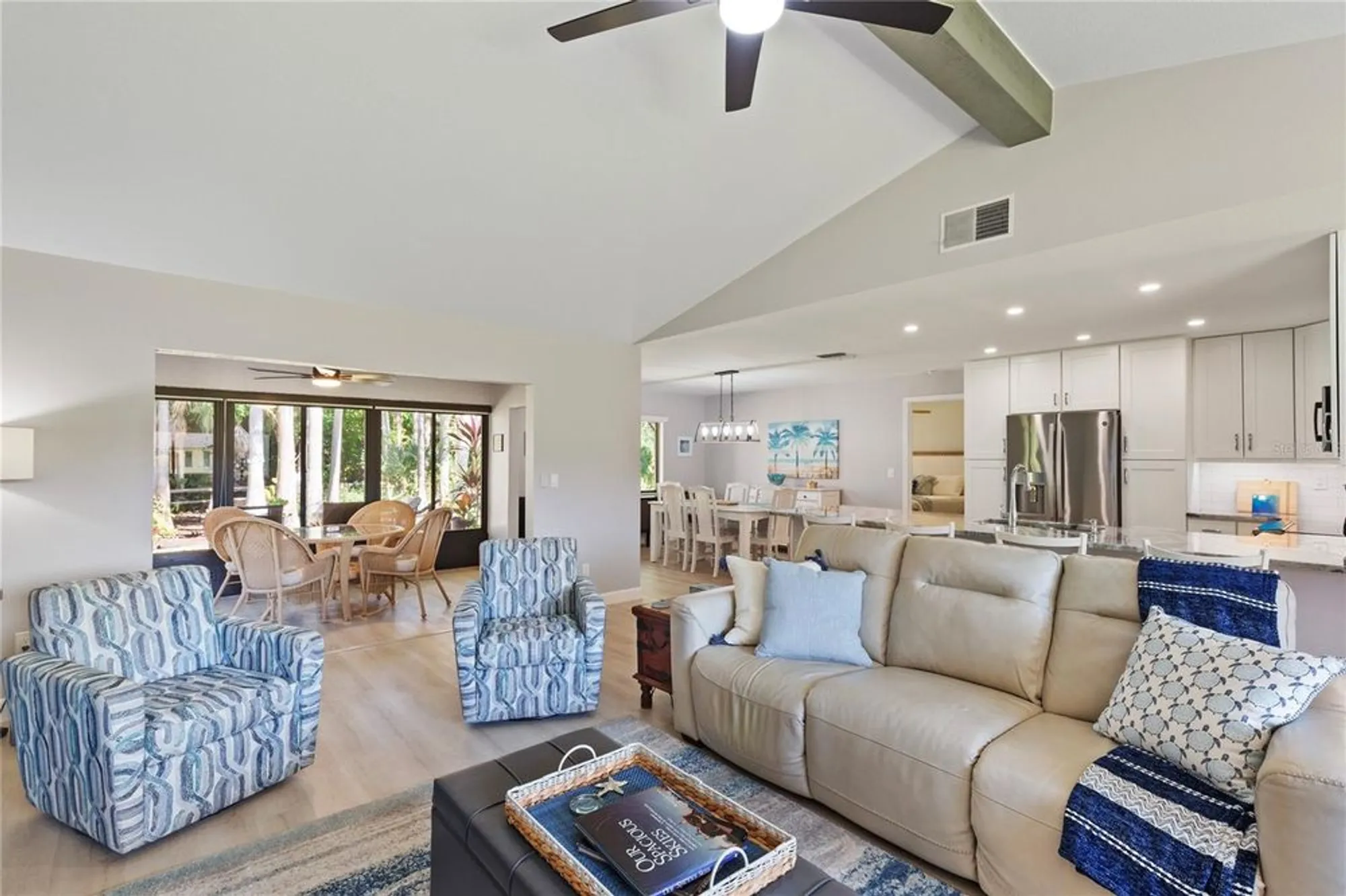 Property Slideshow image 18 of 54 | 2216 sequoia dr, Clearwater, FL, 33763
