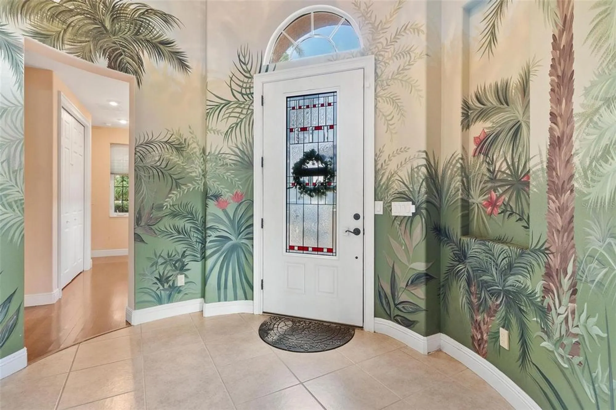 Property Slideshow image 5 of 47 | 38800 harborwoods pl, Lady Lake, FL, 32159