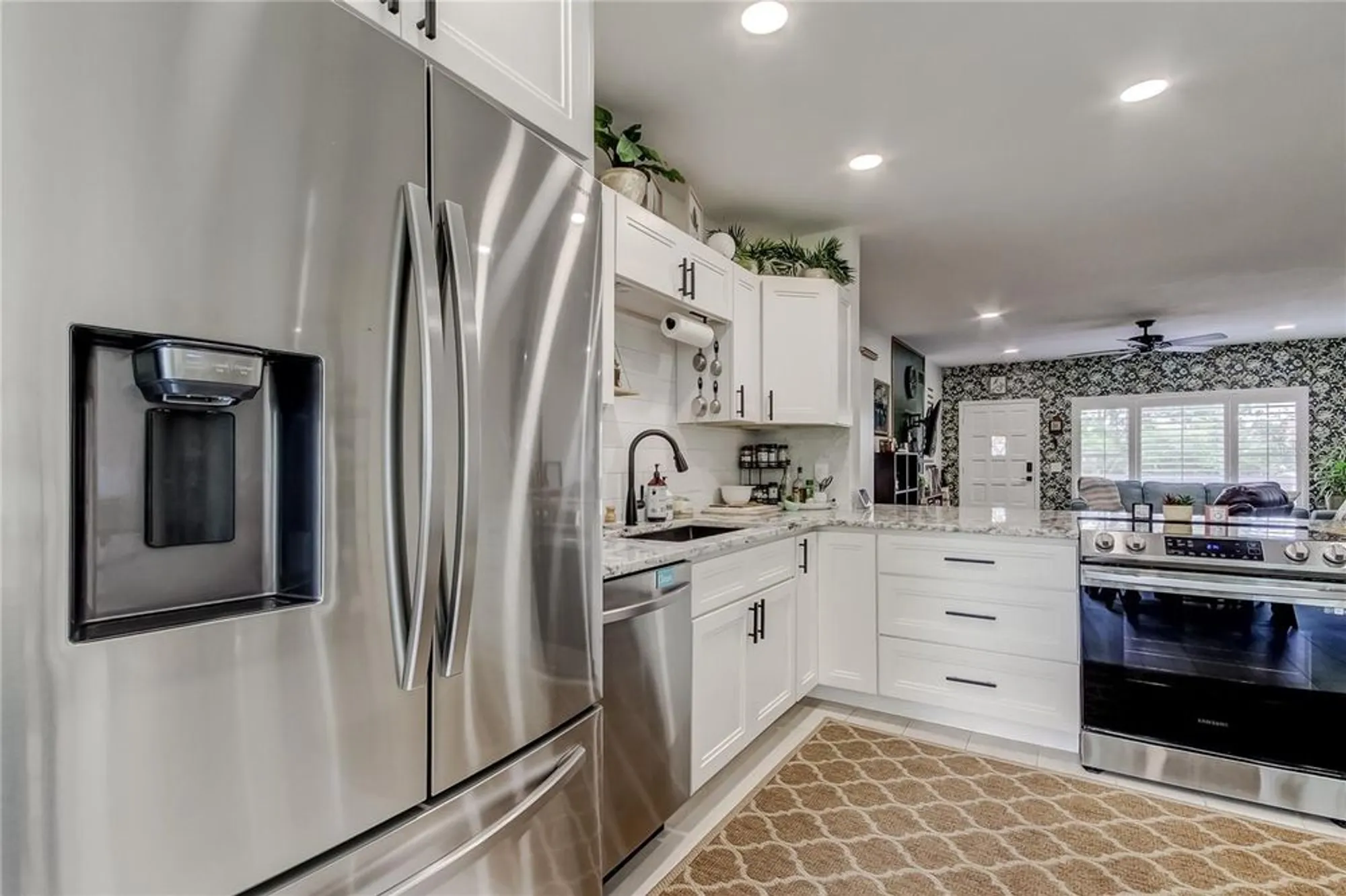 Property Slideshow image 14 of 66 | 2170 americus blvd 64, Clearwater, FL, 33763