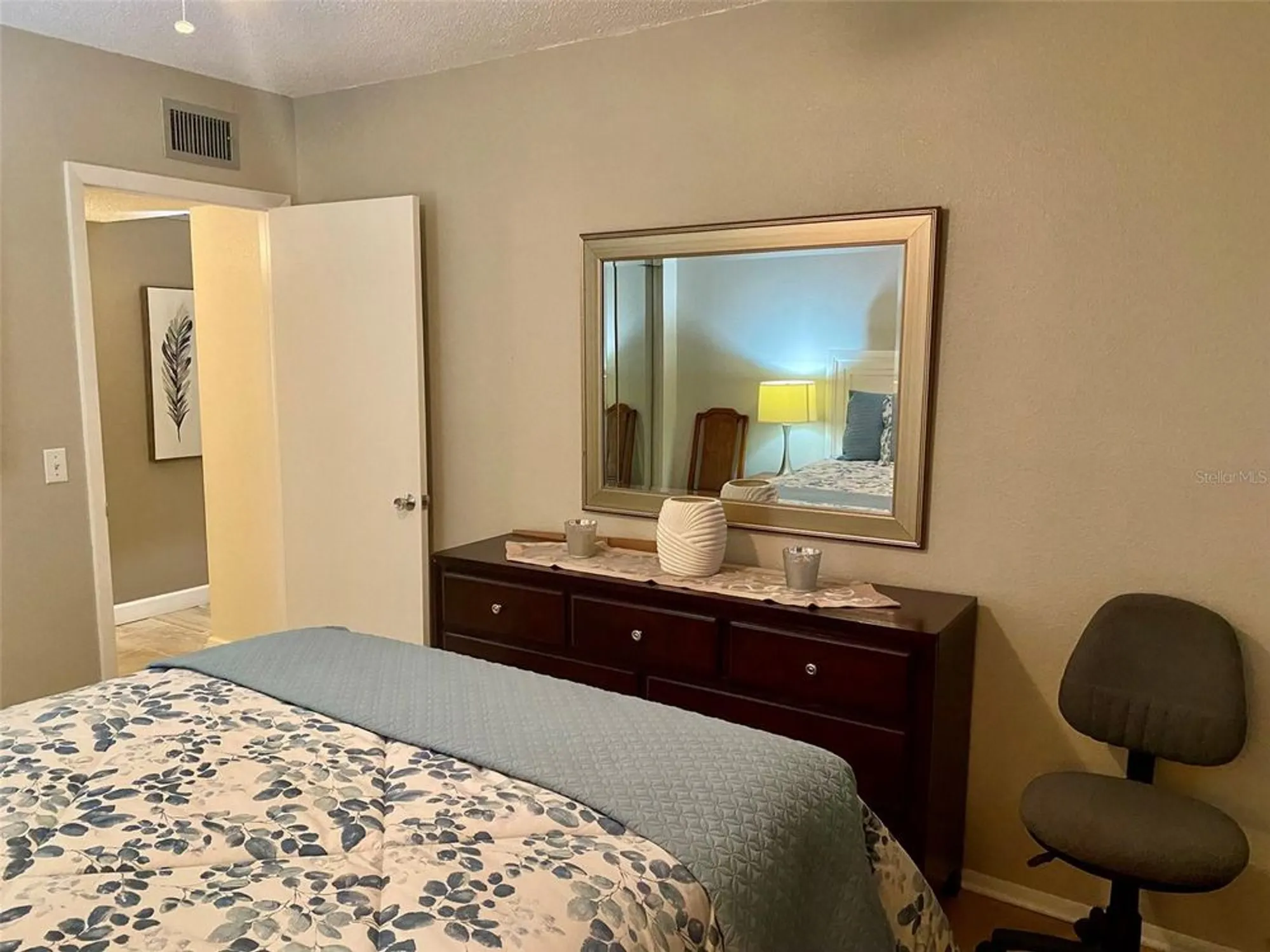 Property Slideshow image 13 of 41 | 2360 irish ln apt 64, Clearwater, FL, 33763