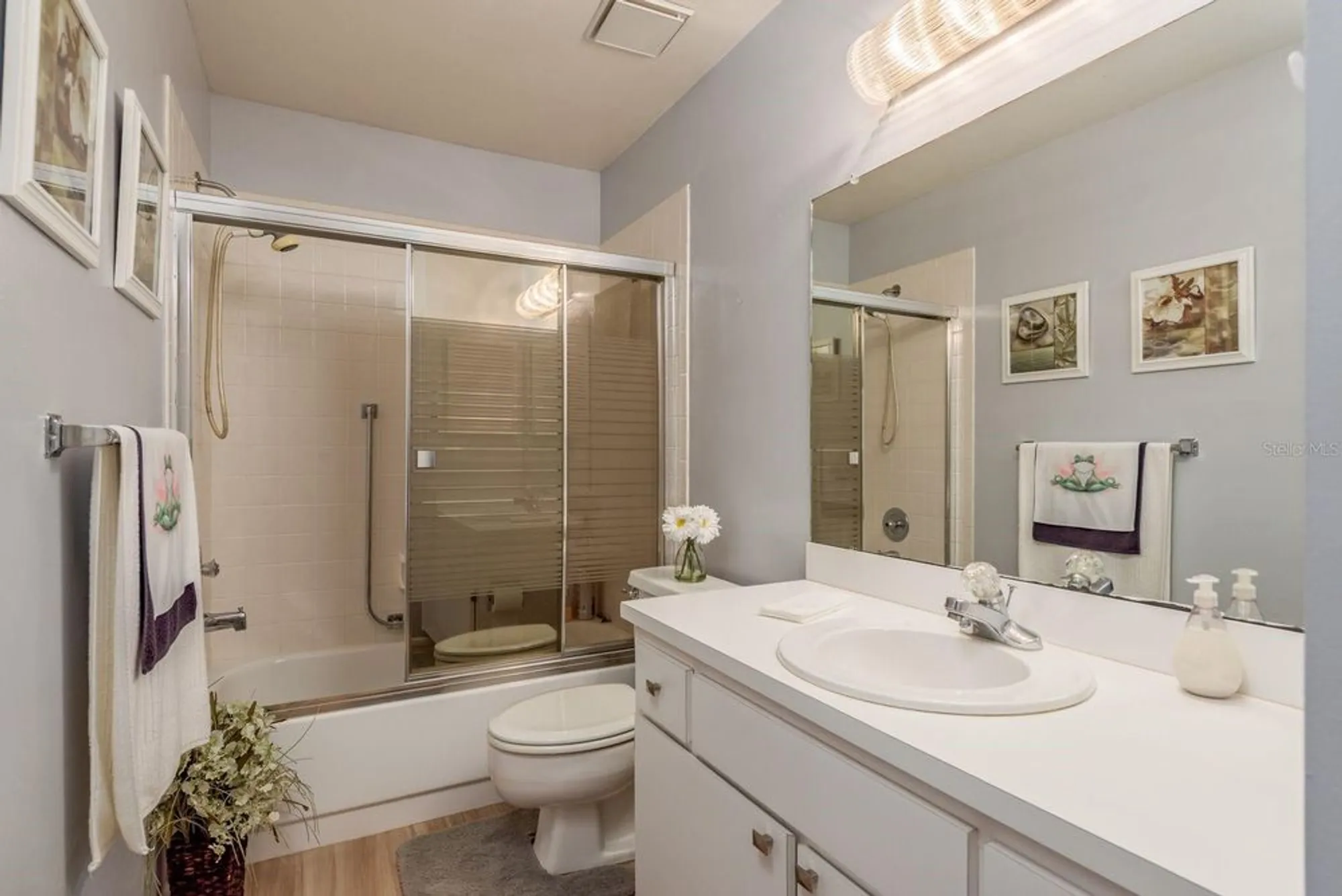 Property Slideshow image 27 of 62 | 1109 tartan dr c, Palm Harbor, FL, 34684