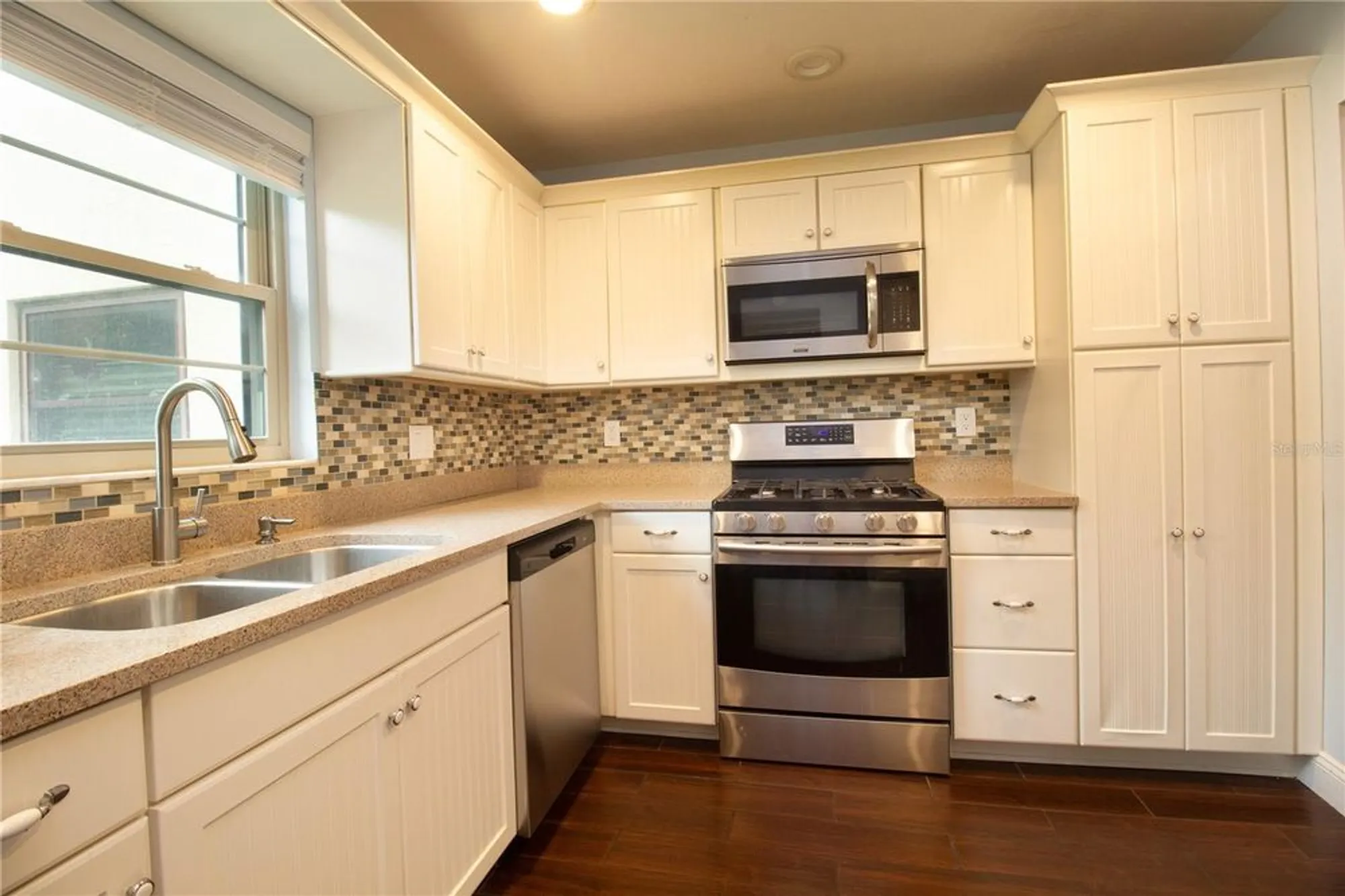 Property Slideshow image 11 of 35 | 6080 80th st n unit 201, St Petersburg, FL, 33709