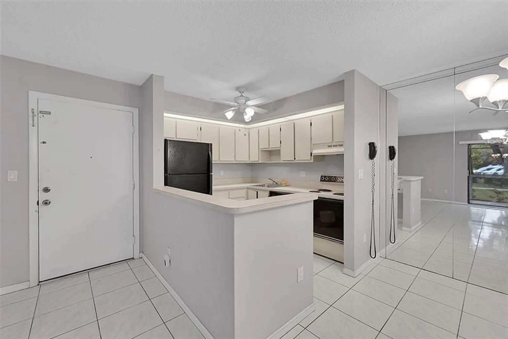 Property Slideshow image 9 of 33 | 9968 n belfort cir 108, Tamarac, FL, 33321