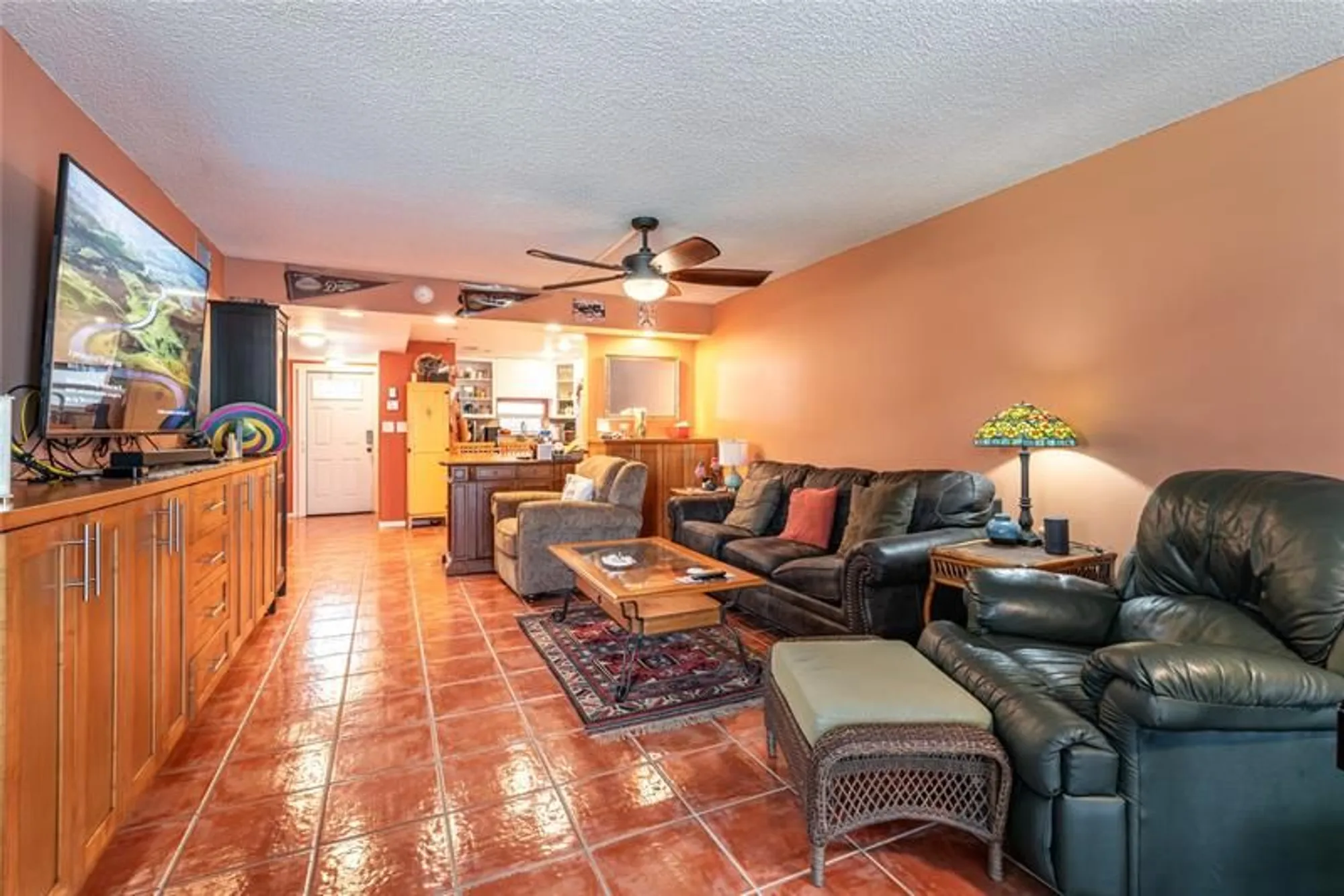 Property Slideshow image 11 of 55 | 820 s hollybrook dr 101, Pembroke Pines, FL, 33025