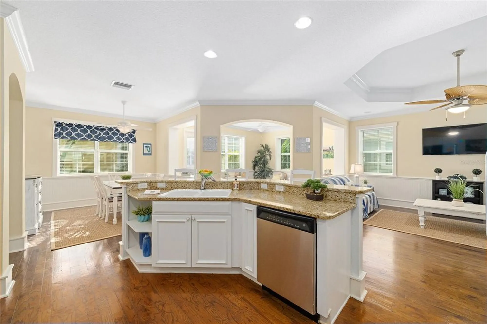 Property Slideshow image 17 of 47 | 959 fish camp rd, The Villages, FL, 32162