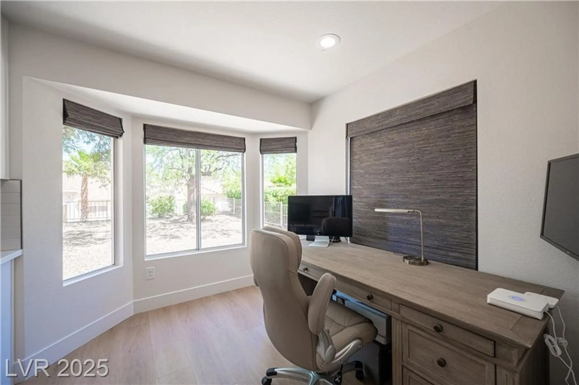 Property Slideshow image 29 of 72 | 2548 tumble brook dr, Las Vegas, NV, 89134