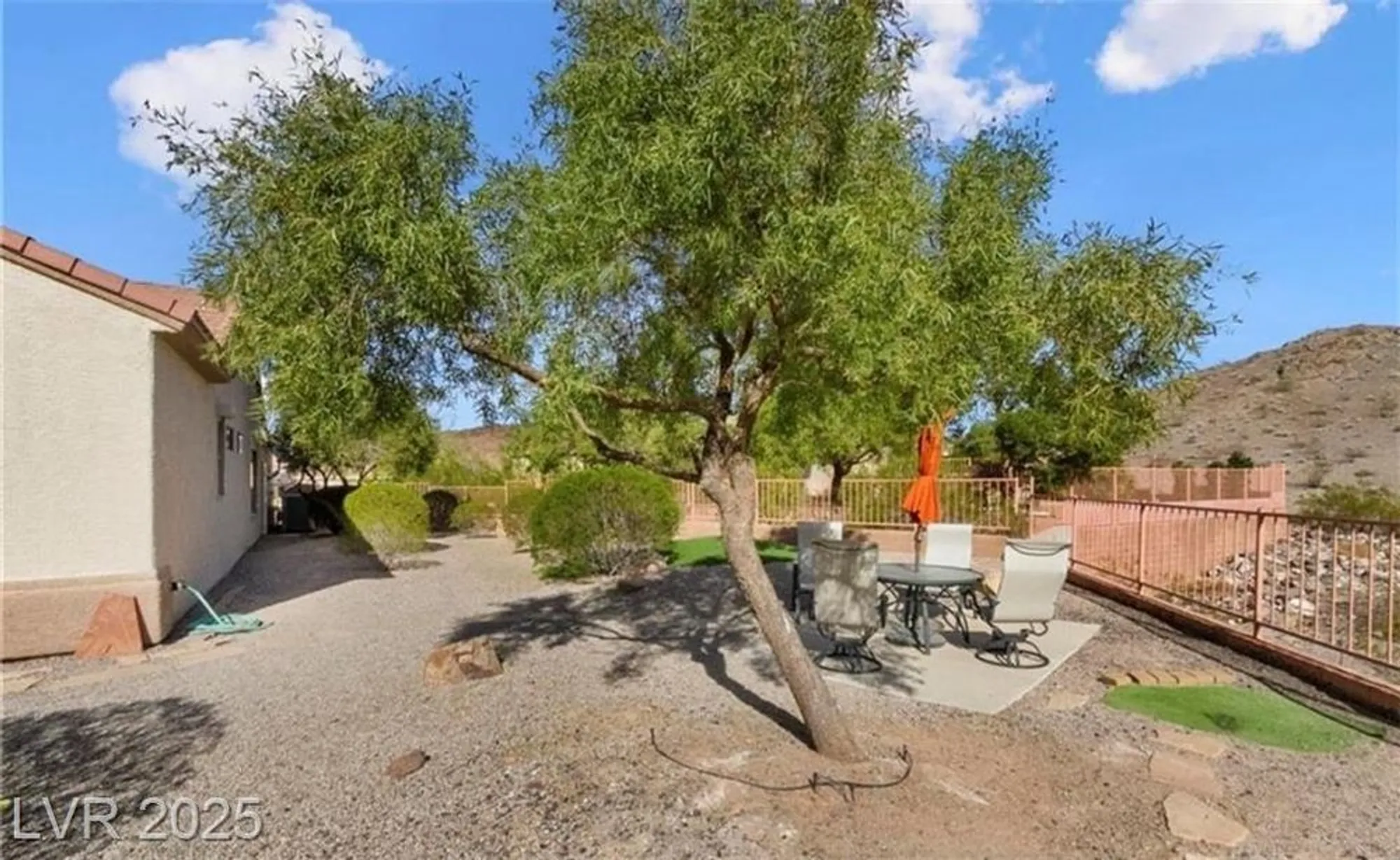 Property Slideshow image 10 of 40 | 2169 tiger willow dr, Henderson, NV, 89012
