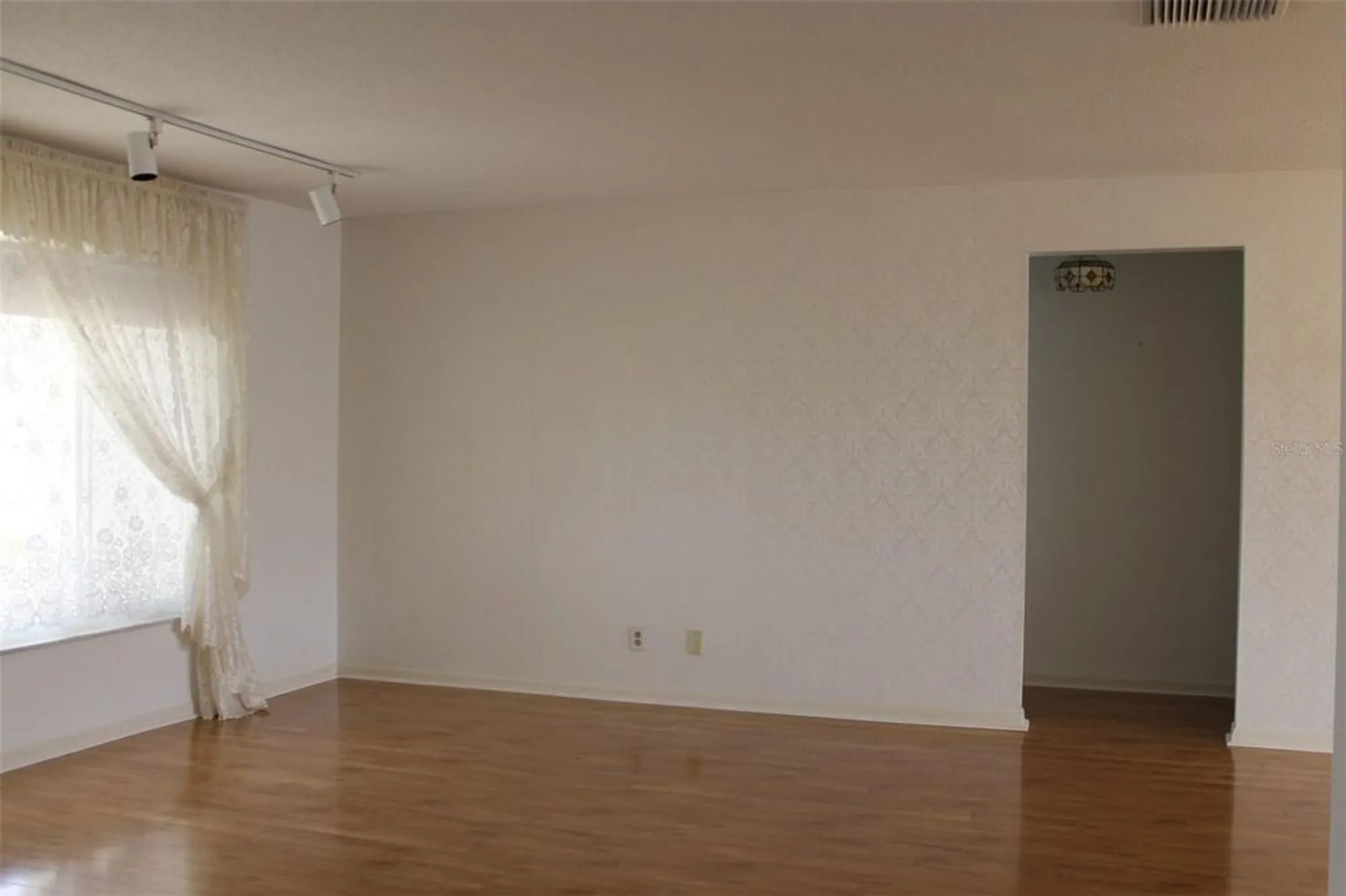 Property Slideshow image 17 of 50 | 9665 mainlands blvd, Pinellas Park, FL, 33782