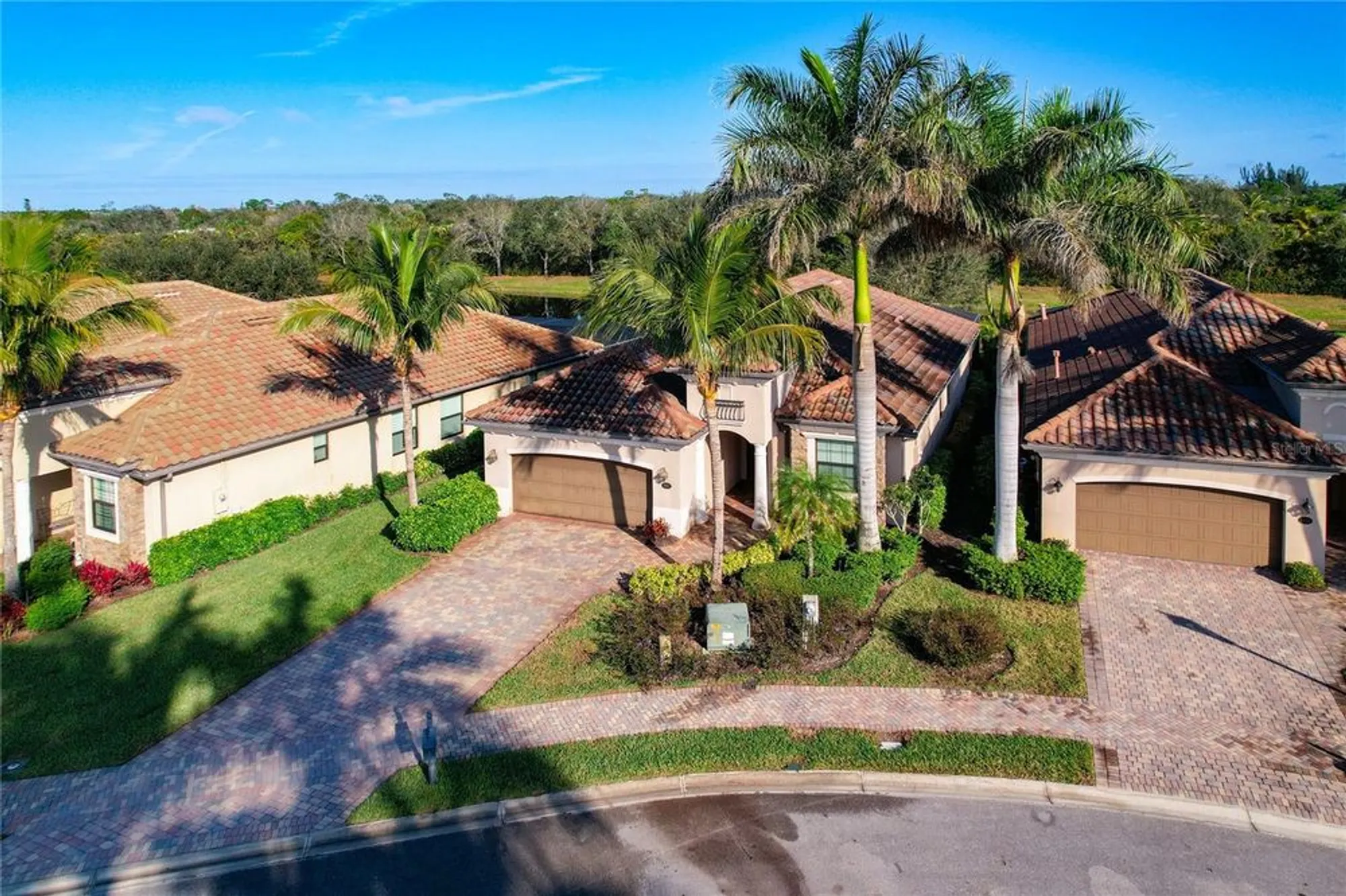 Property Slideshow image 6 of 61 | 2902 aviamar cir, Naples, FL, 34114