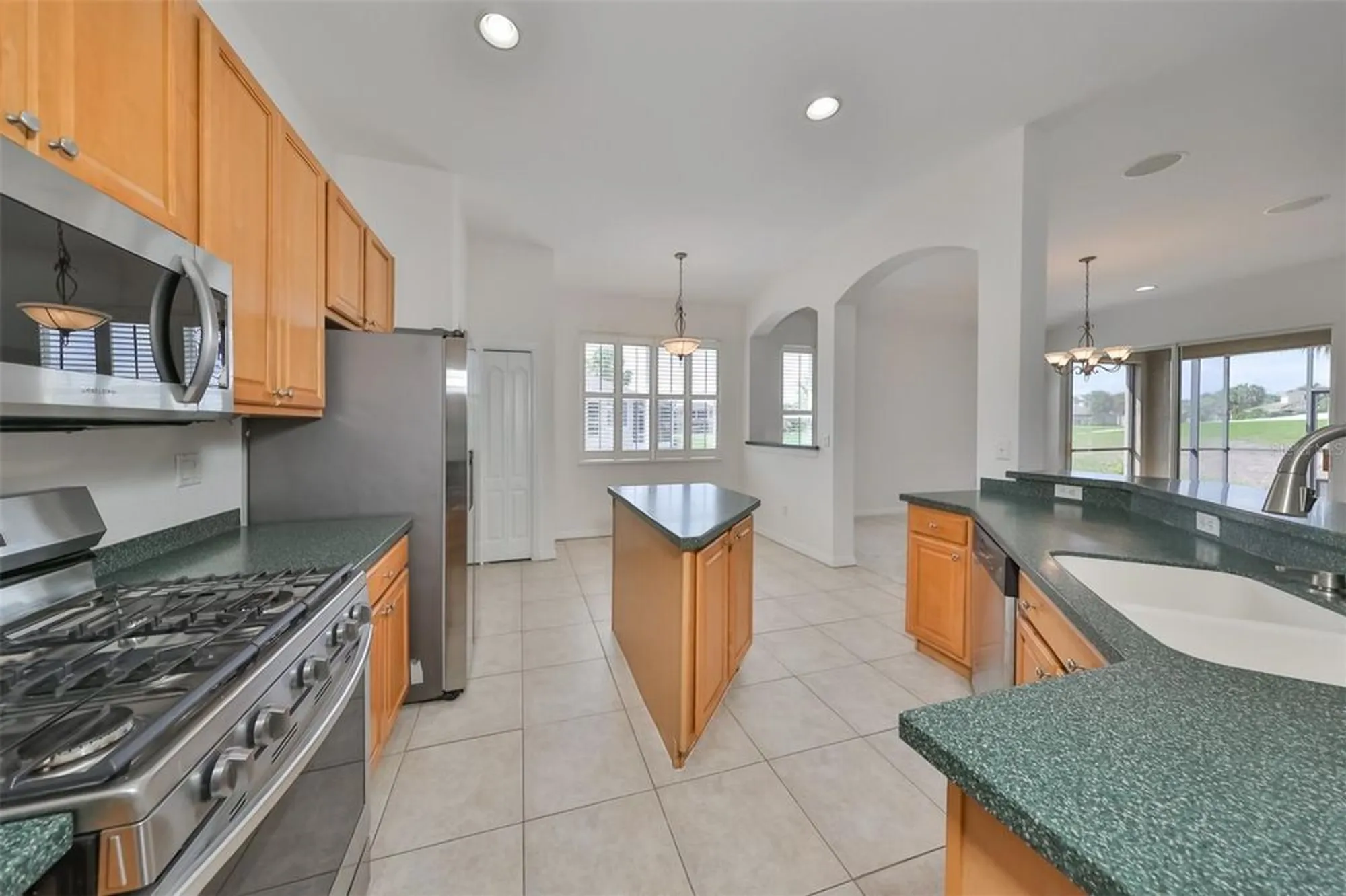 Property Slideshow image 8 of 35 | 404 grand chateaux way, Sun City Center, FL, 33573