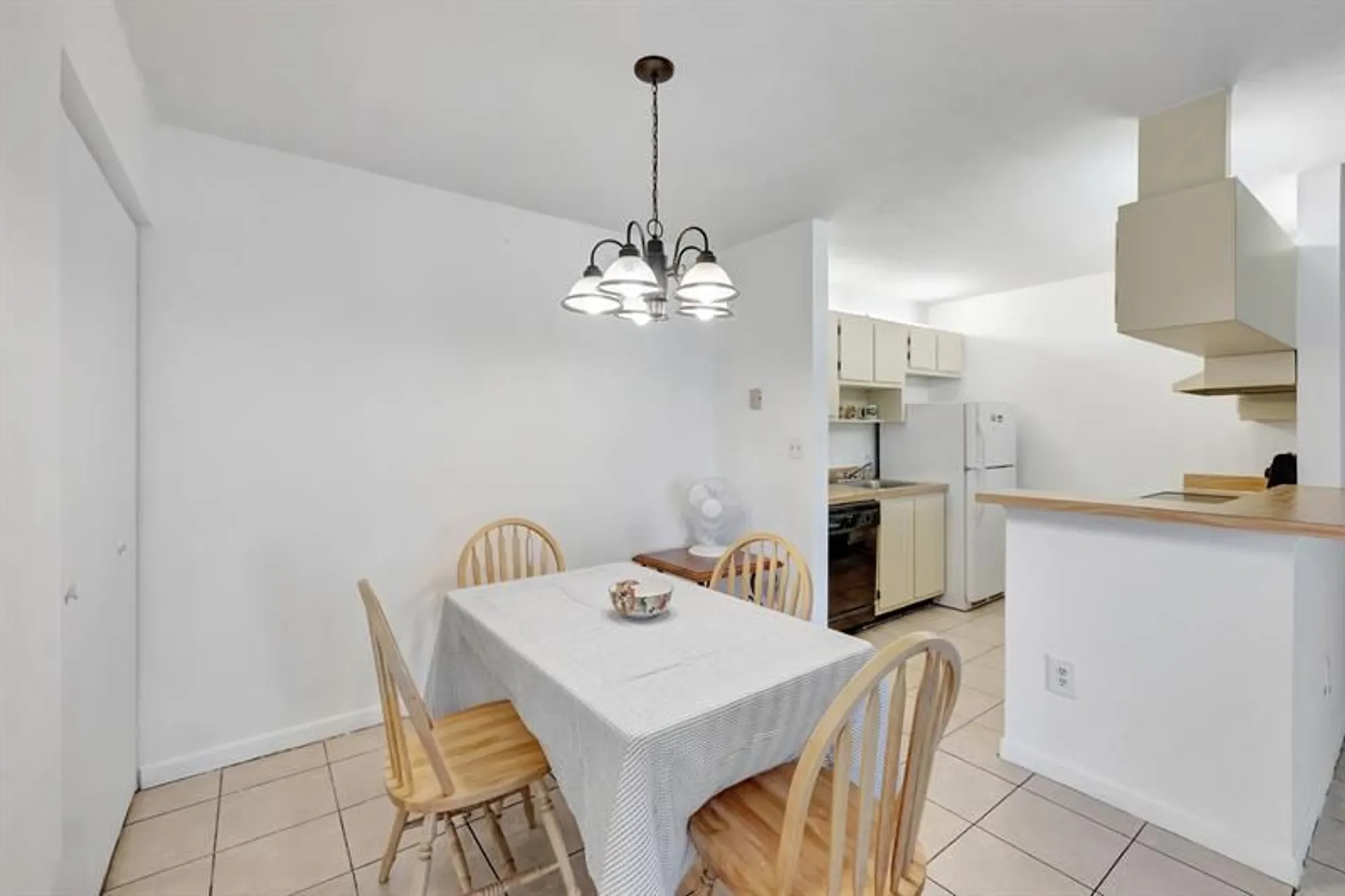 Property Slideshow image 7 of 25 | 9460 s belfort cir # l3-111, Tamarac, FL, 33321