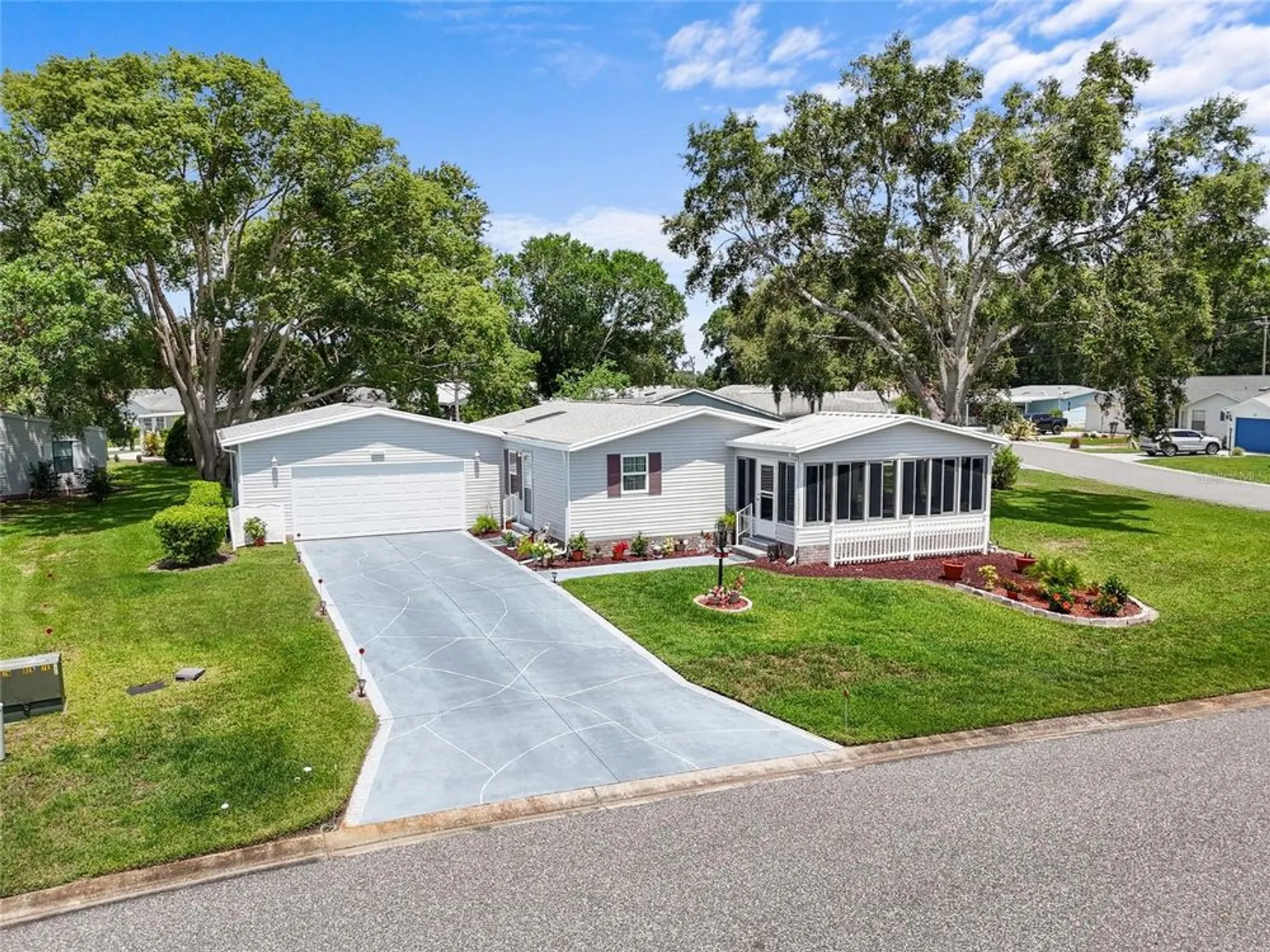 Property Slideshow image 29 of 38 | 25333 casa del lago ln, Leesburg, FL, 34748