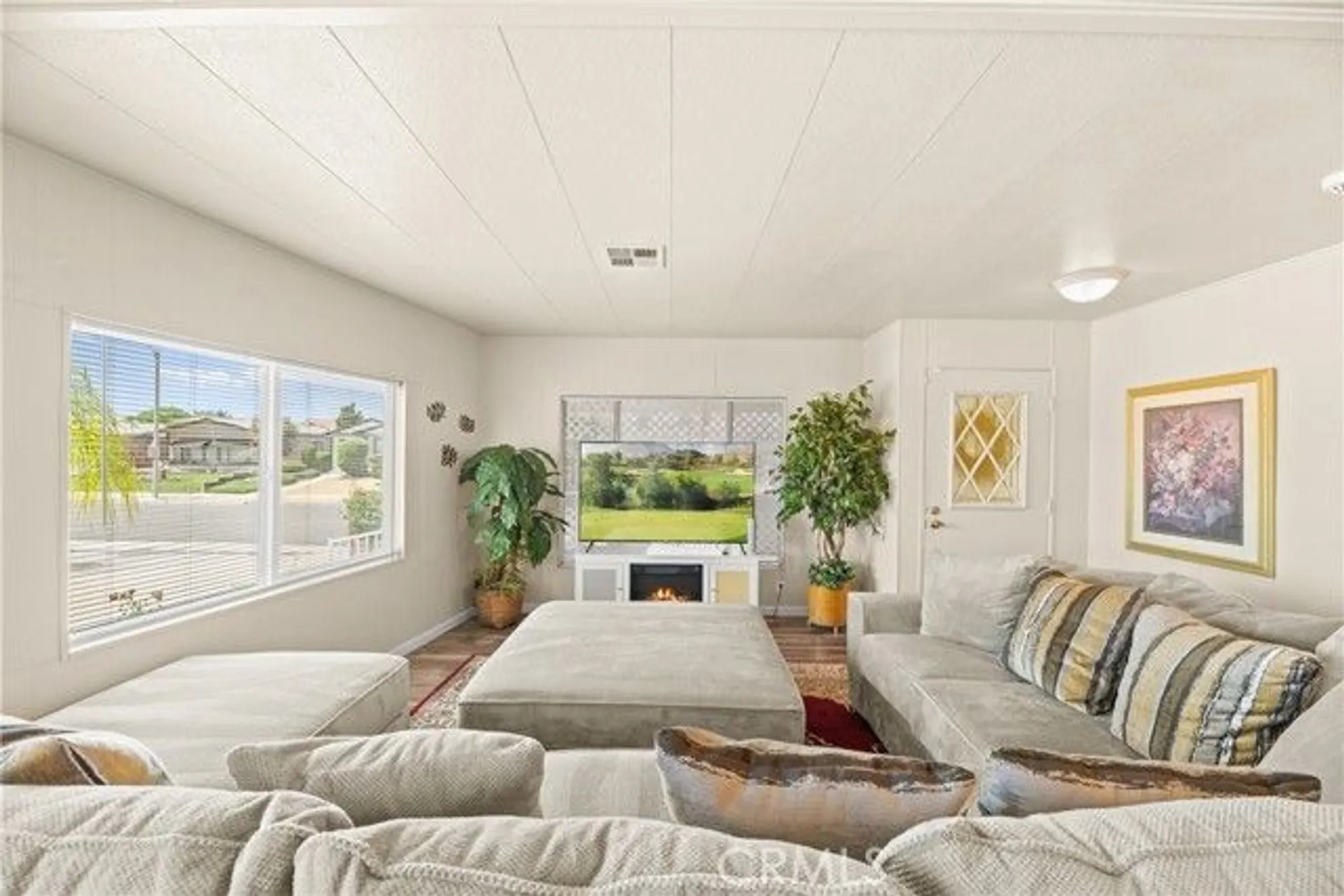 Property Slideshow image 12 of 60 | 2964 silver oak way, Hemet, CA, 92545