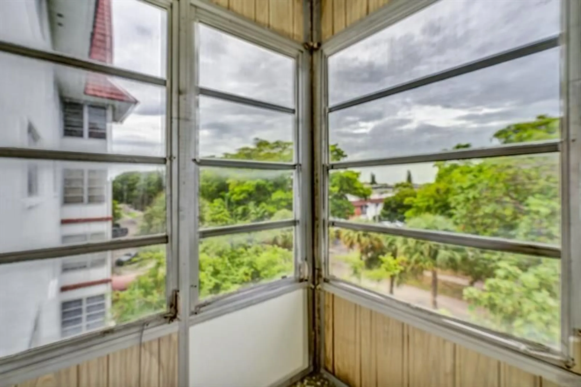 Property Slideshow image 23 of 46 | 4750 nw 22nd ct 417, Lauderhill, FL, 33313