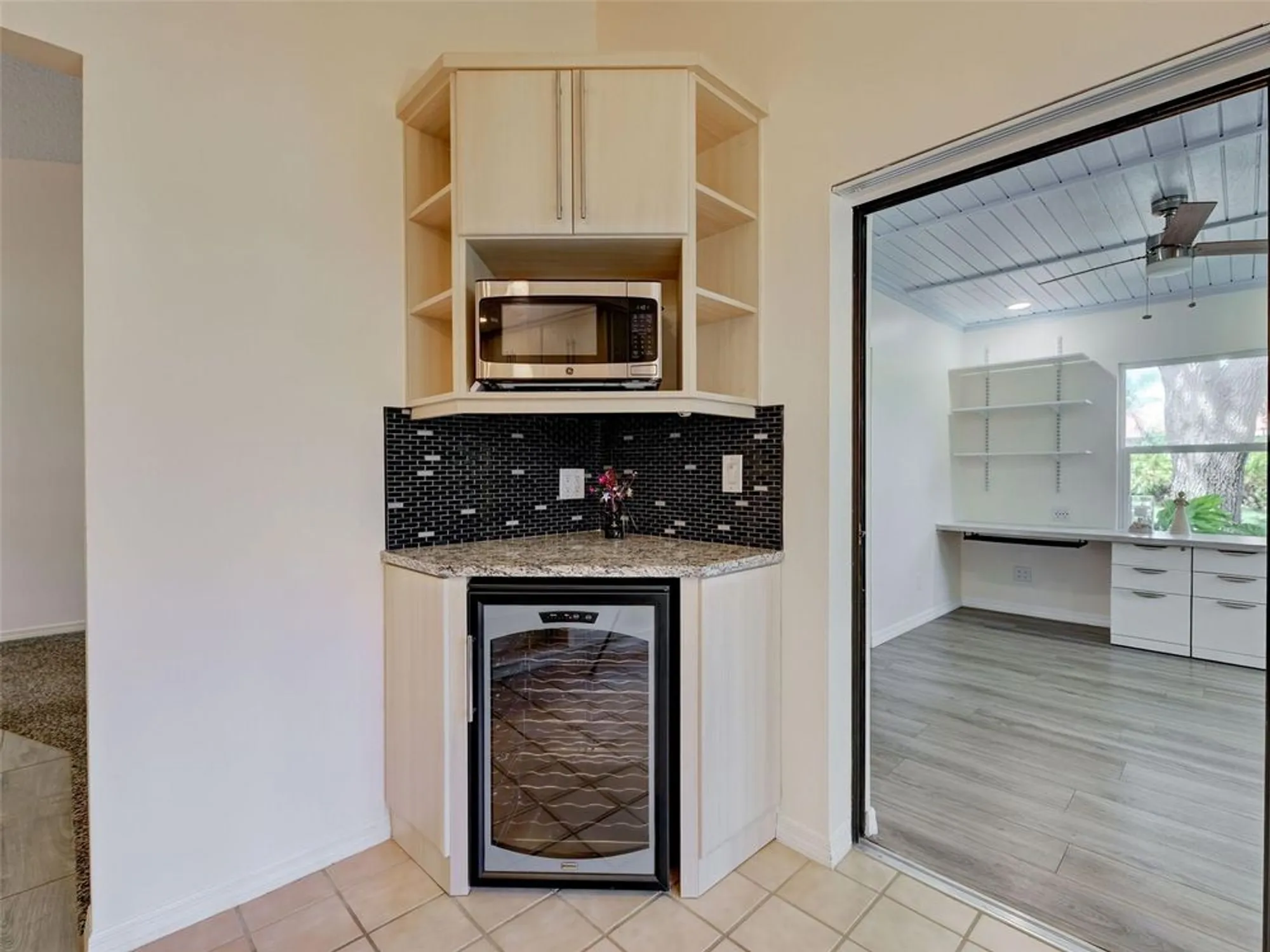 Property Slideshow image 21 of 68 | 263 southampton dr # 301, Venice, FL, 34293
