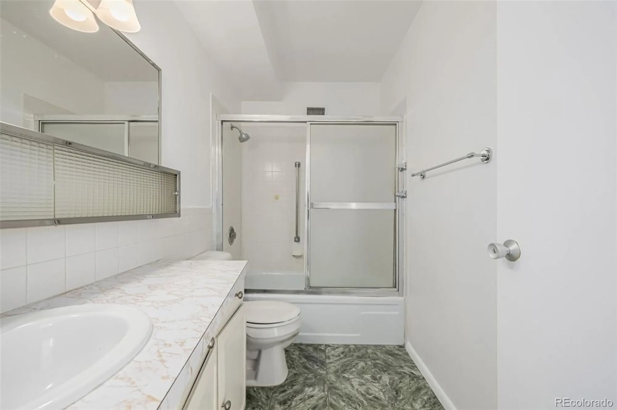 Property Slideshow image 22 of 34 | 635 s alton way 2b, Denver, CO, 80247