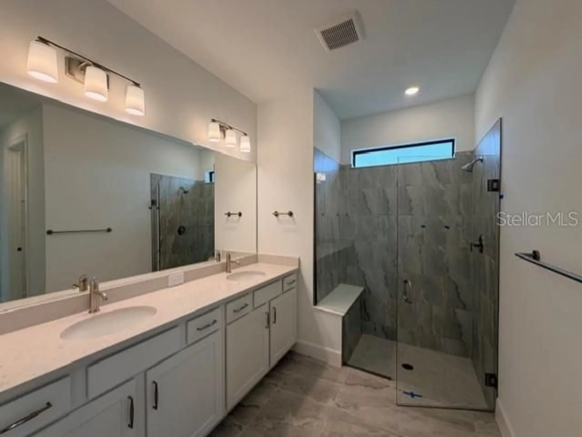 Property Slideshow image 4 of 6 | 18928 indian rock pl, Lakewood Ranch, FL, 34211