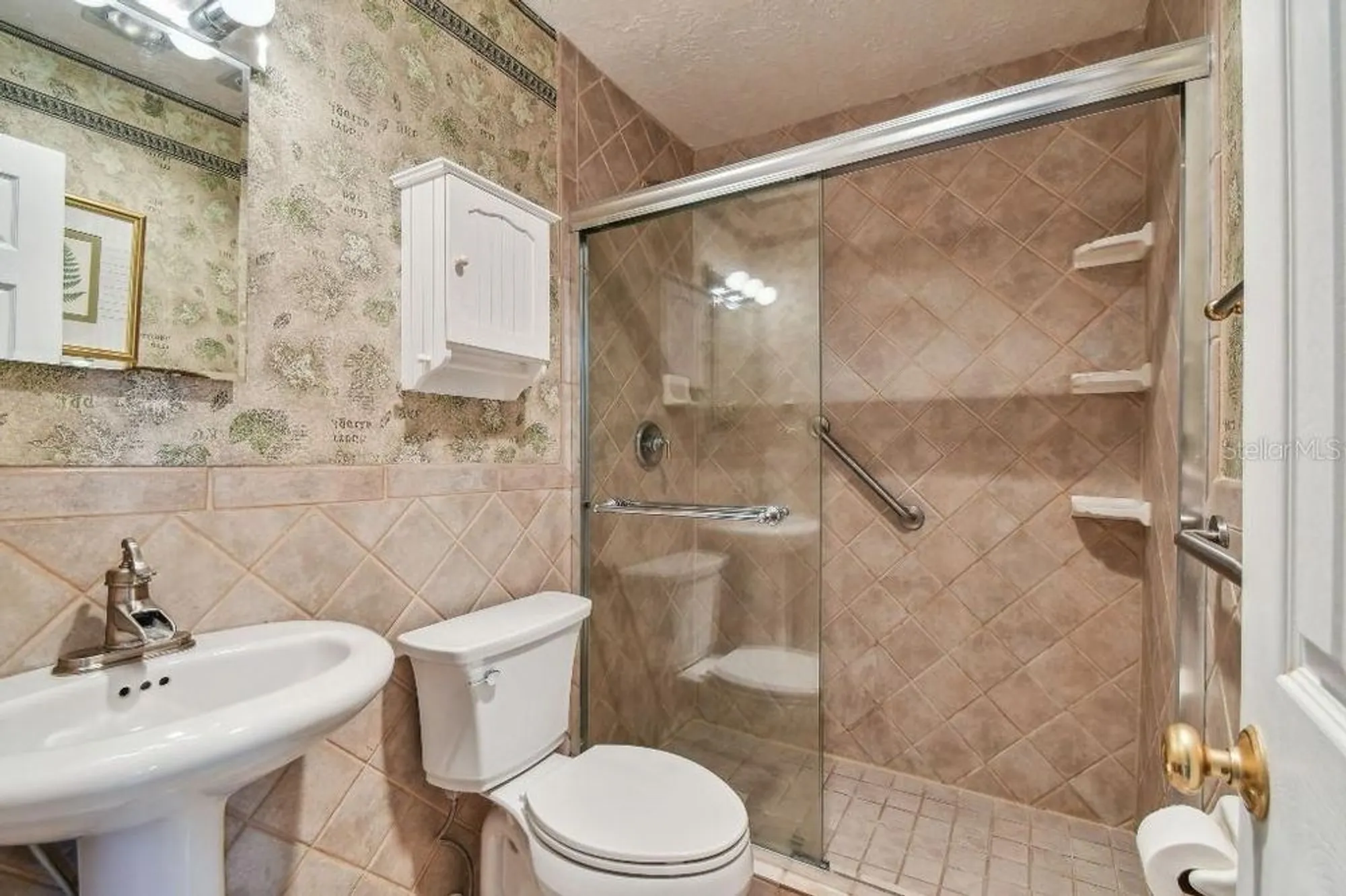 Property Slideshow image 34 of 60 | 916 mainsail way, Palm Harbor, FL, 34685