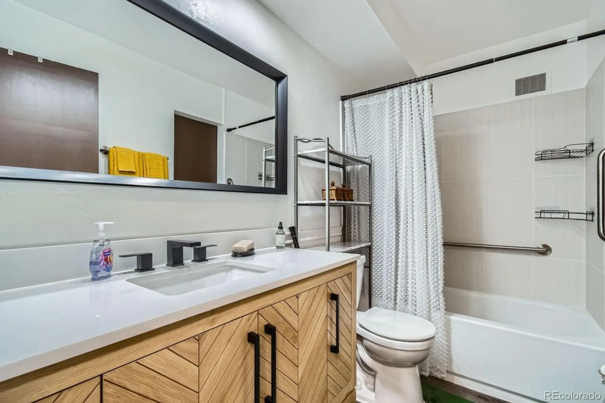 Property Slideshow image 10 of 24 | 610 s clinton st apt 8c, Denver, CO, 80247