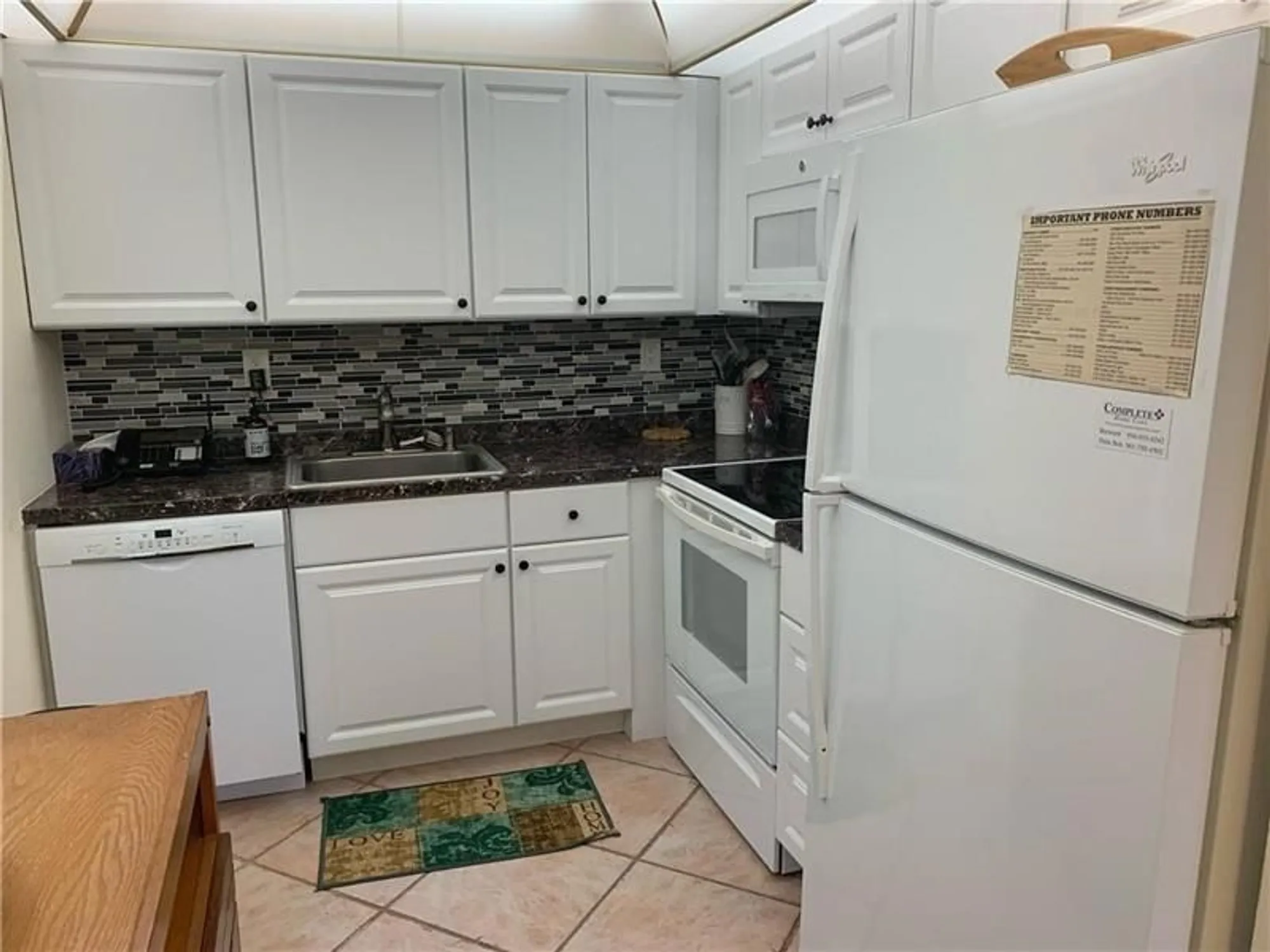 Property Slideshow image 3 of 11 | 820 flanders r # 280, Delray Beach, FL, 33484