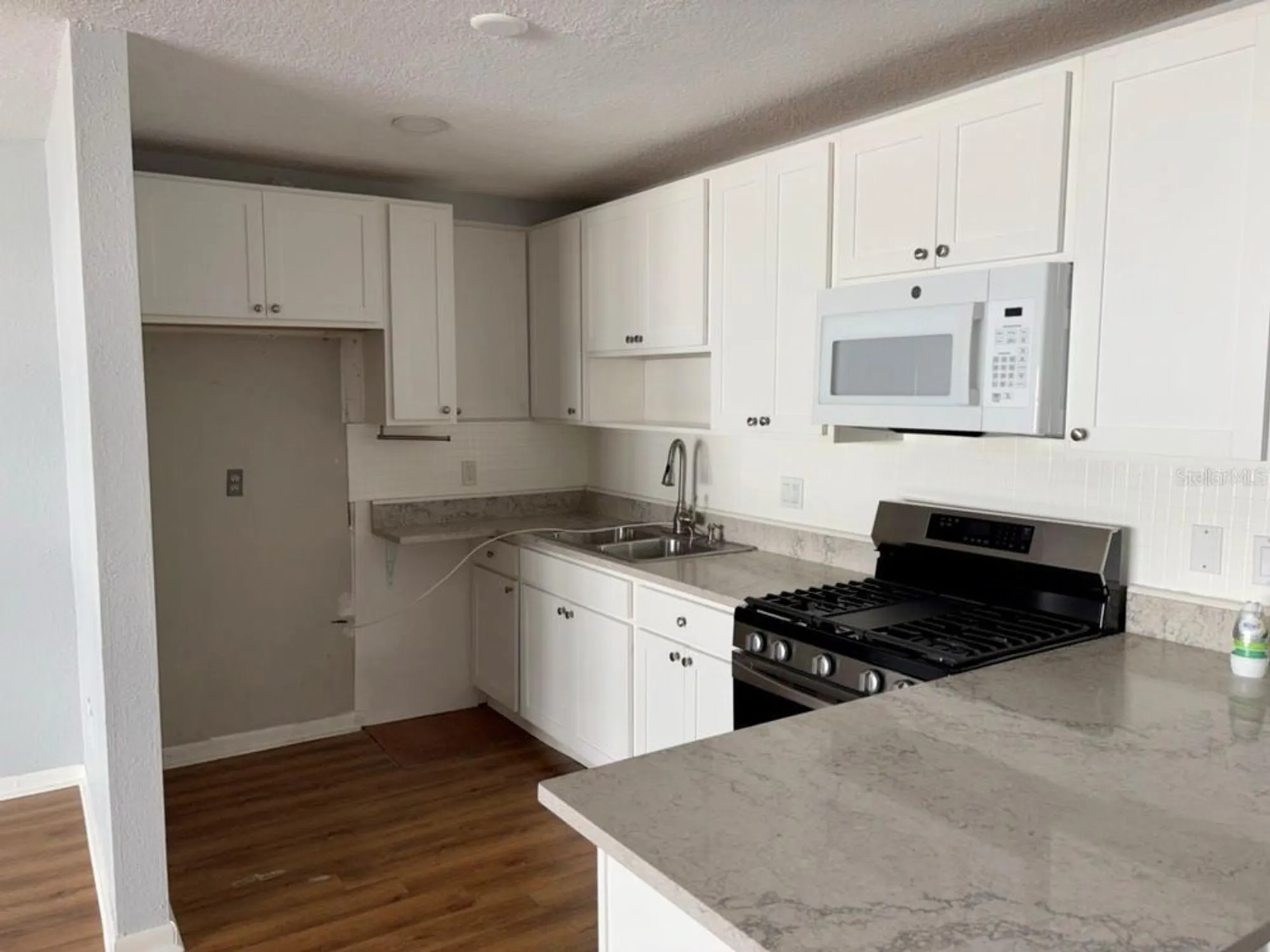 Property Slideshow image 6 of 12 | 5603 80th st n unit 207, Saint Petersburg, FL, 33709